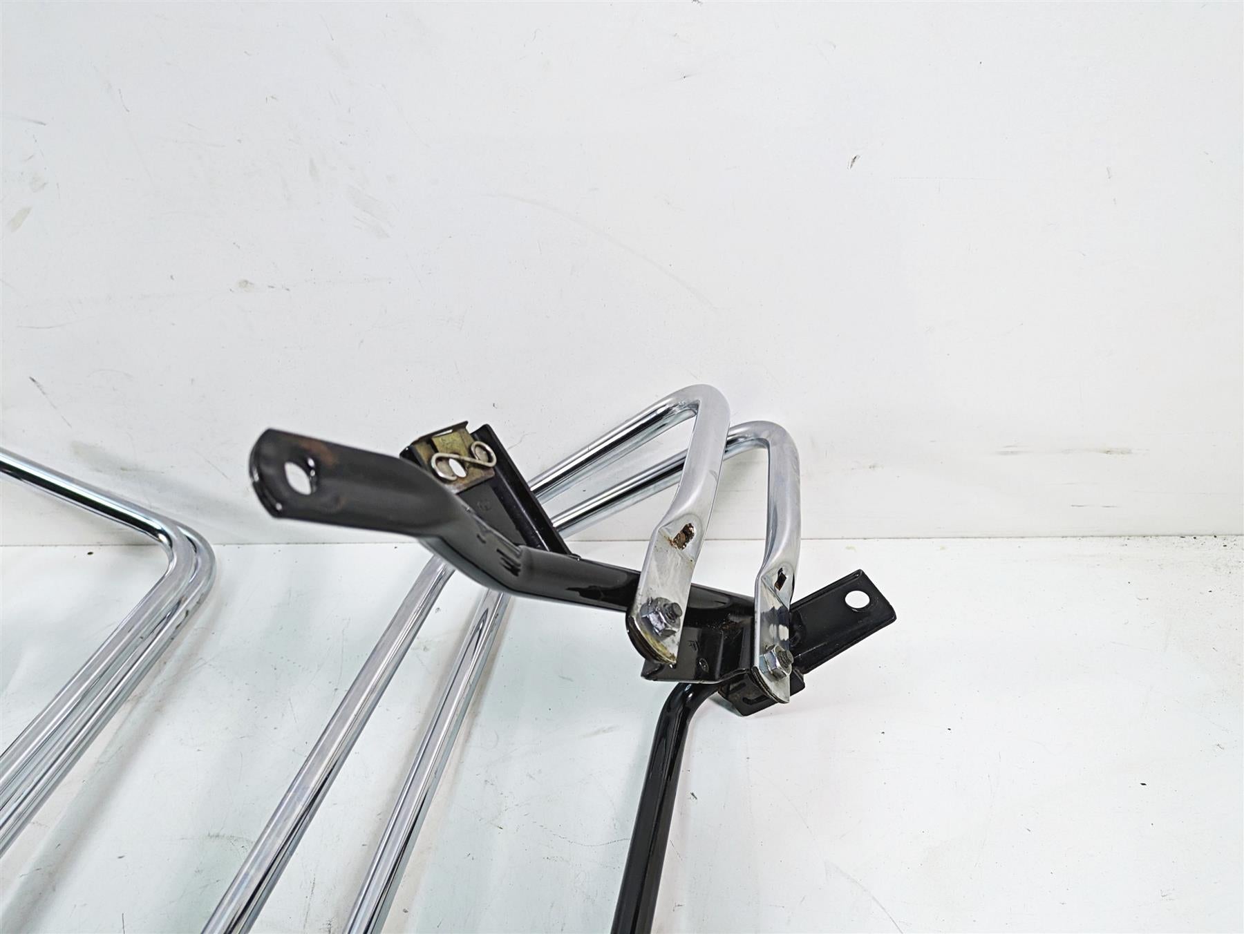 2009 Harley Touring FLHTCU Electra Glide Saddlebag Guard Holder Set 49188-09 {{ shop.shopifyCountryName }} - Mototech271