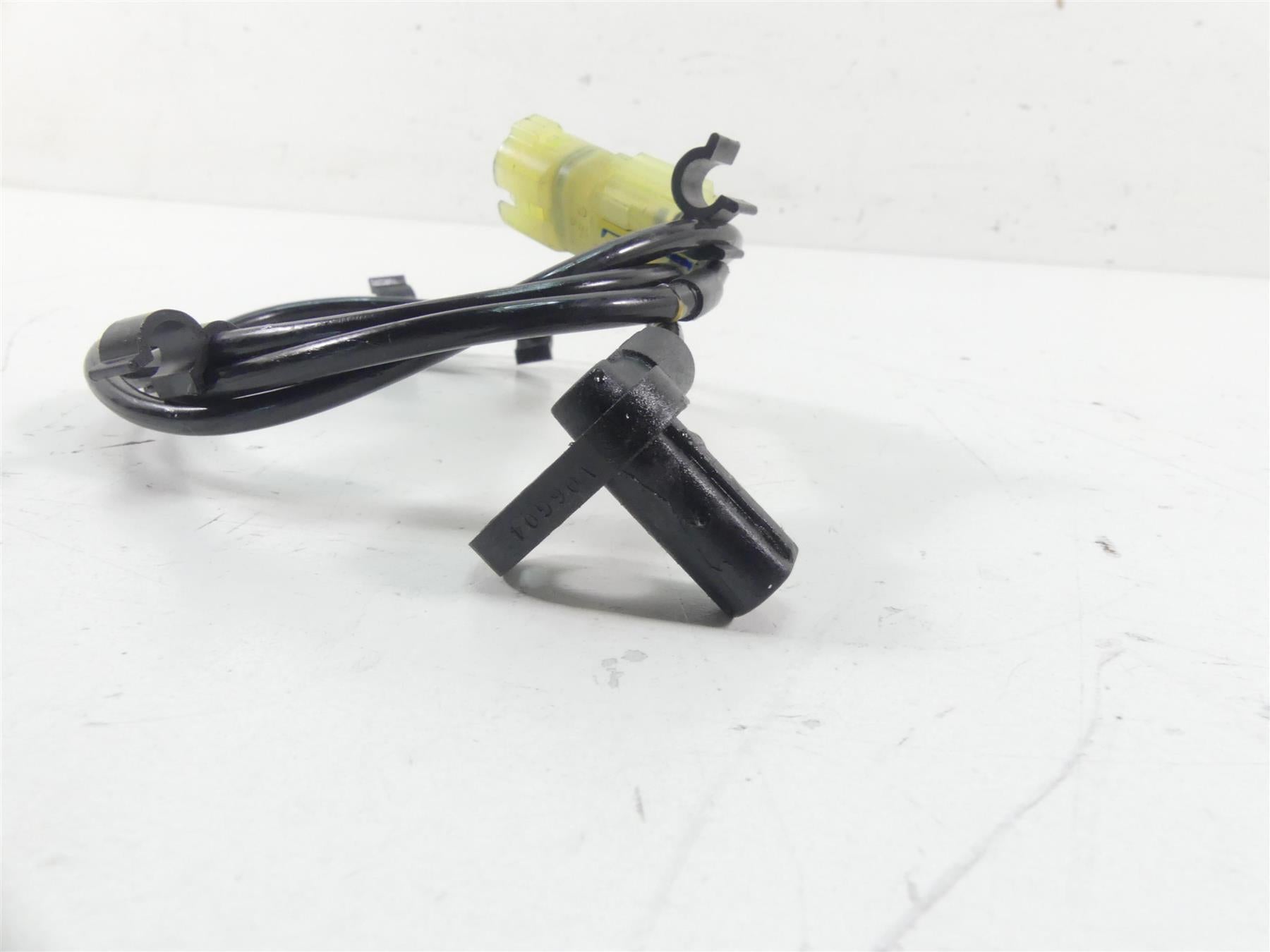 2017 Triumph Thruxton 1200R Front Abs Brake Wheel Speed Sensor T2021672 {{ shop.shopifyCountryName }} - Mototech271
