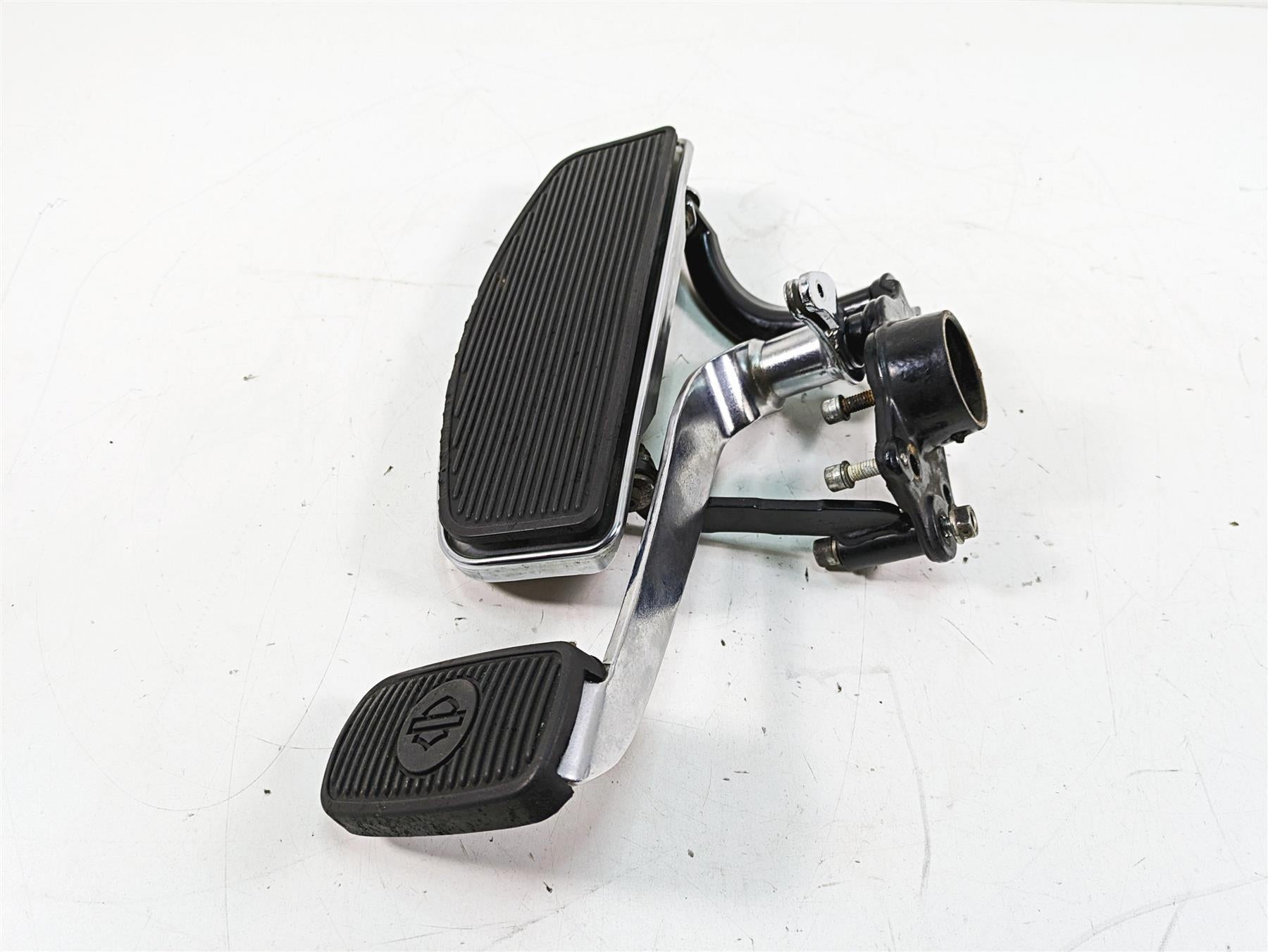 2011 Harley Touring FLHR Road King Front Right Floorboard Brake Pedal 50621-06 {{ shop.shopifyCountryName }} - Mototech271