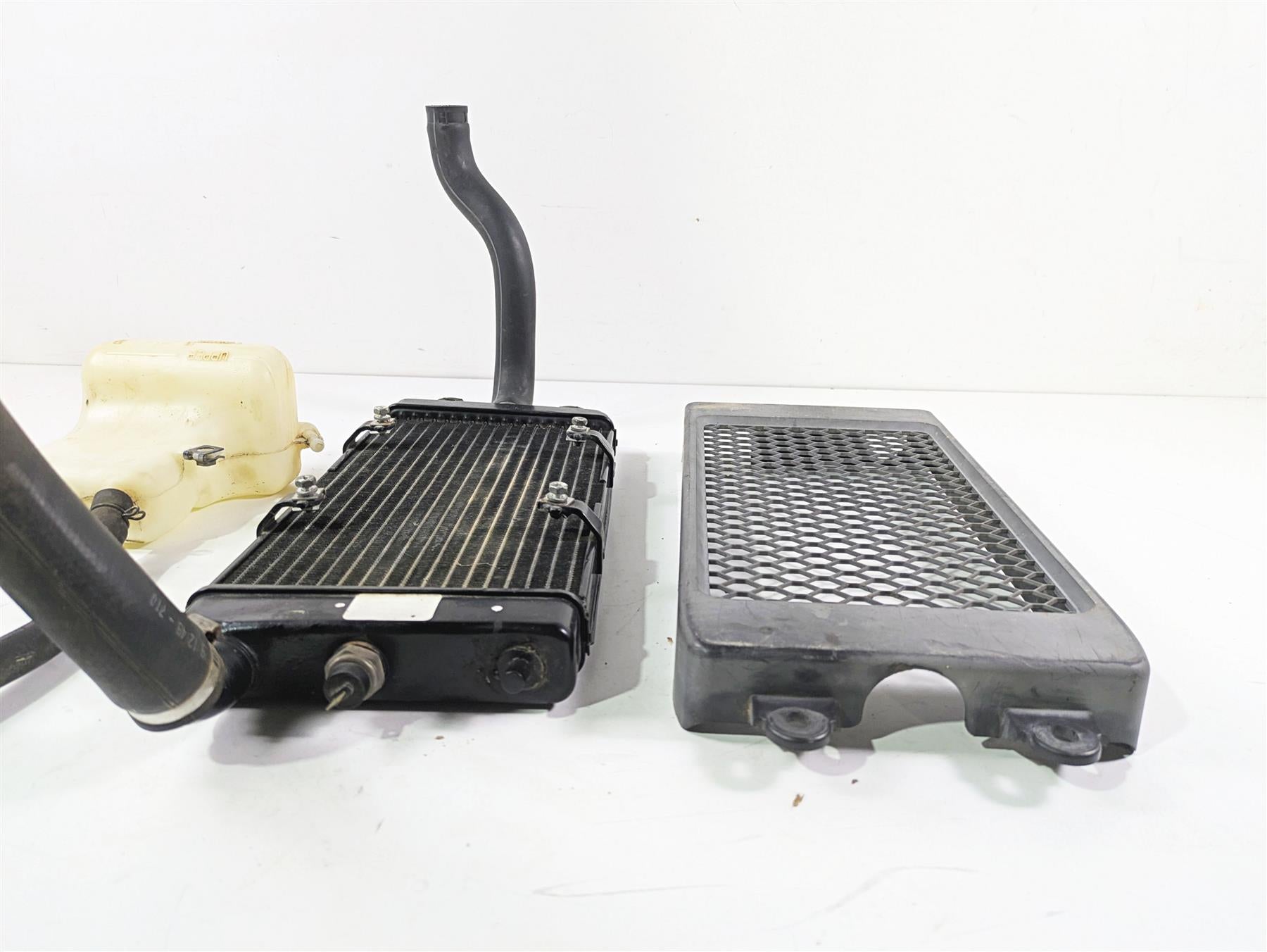 2007 Honda VTX1300 Classic Radiator Cover Reservoir Set 19010-MEA-671 {{ shop.shopifyCountryName }} - Mototech271
