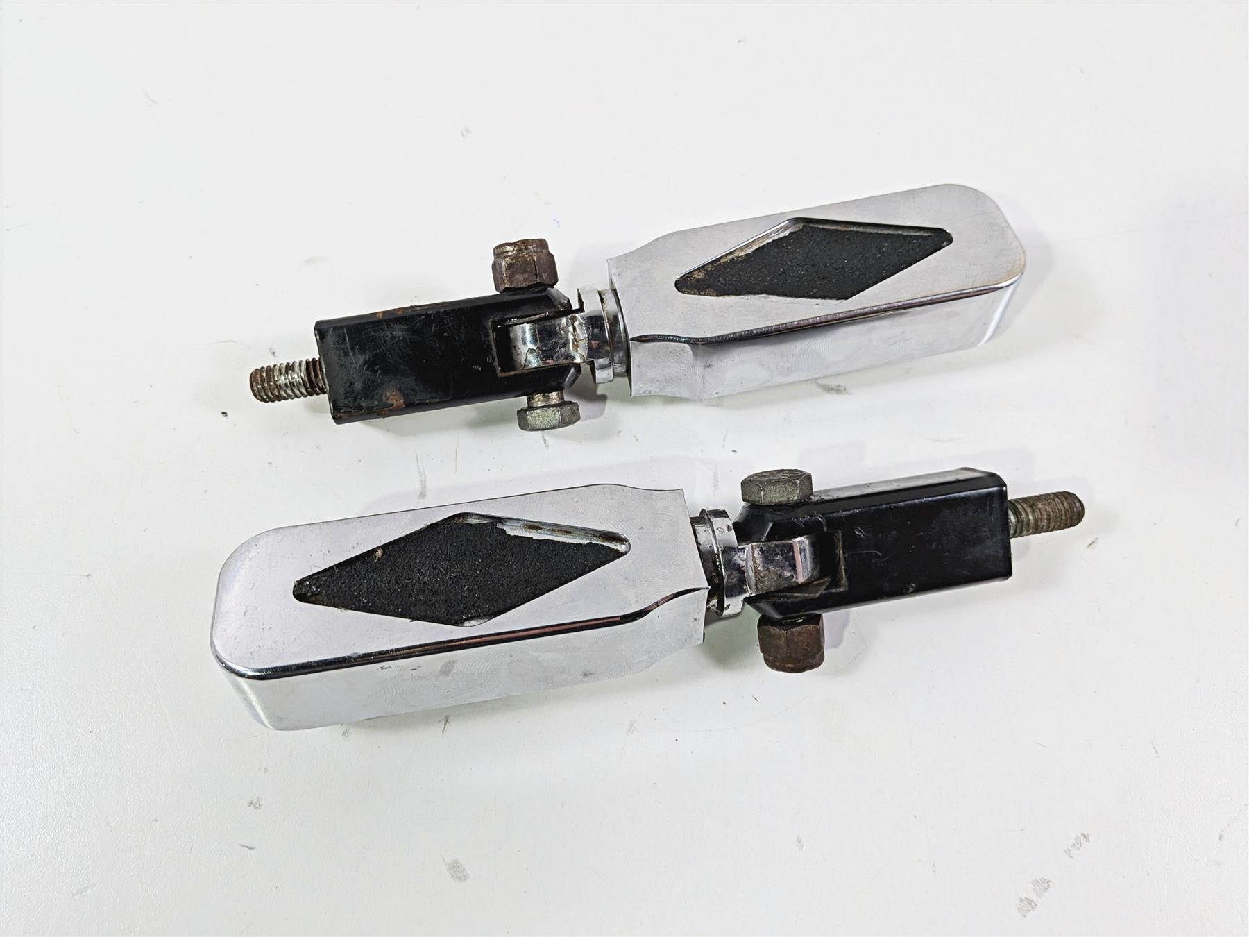 2003 Harley Sportster XL1200 Rear Passenger Foot Peg Set 50615-83 {{ shop.shopifyCountryName }} - Mototech271