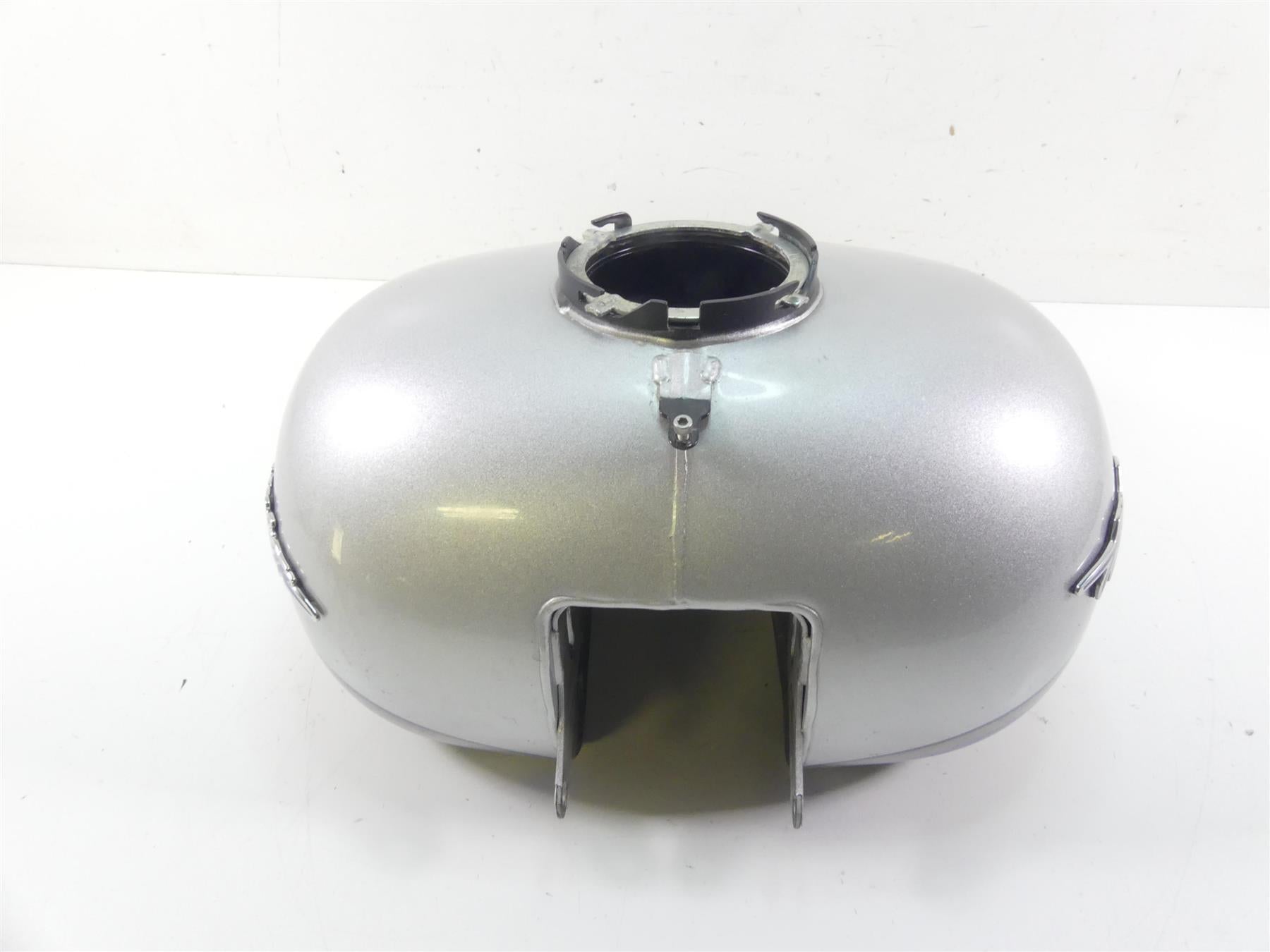 2009 Harley FLHTCU SE4 CVO E-Glide Nice Fuel Gas Tank Stardust Silver 61356-08 {{ shop.shopifyCountryName }} - Mototech271