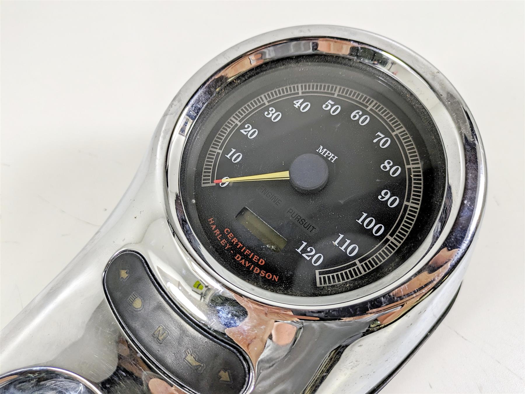 00-07 Harley Softail Deuce Speedometer & Chrome Dash Cover 68901-00 71439 {{ shop.shopifyCountryName }} - Mototech271