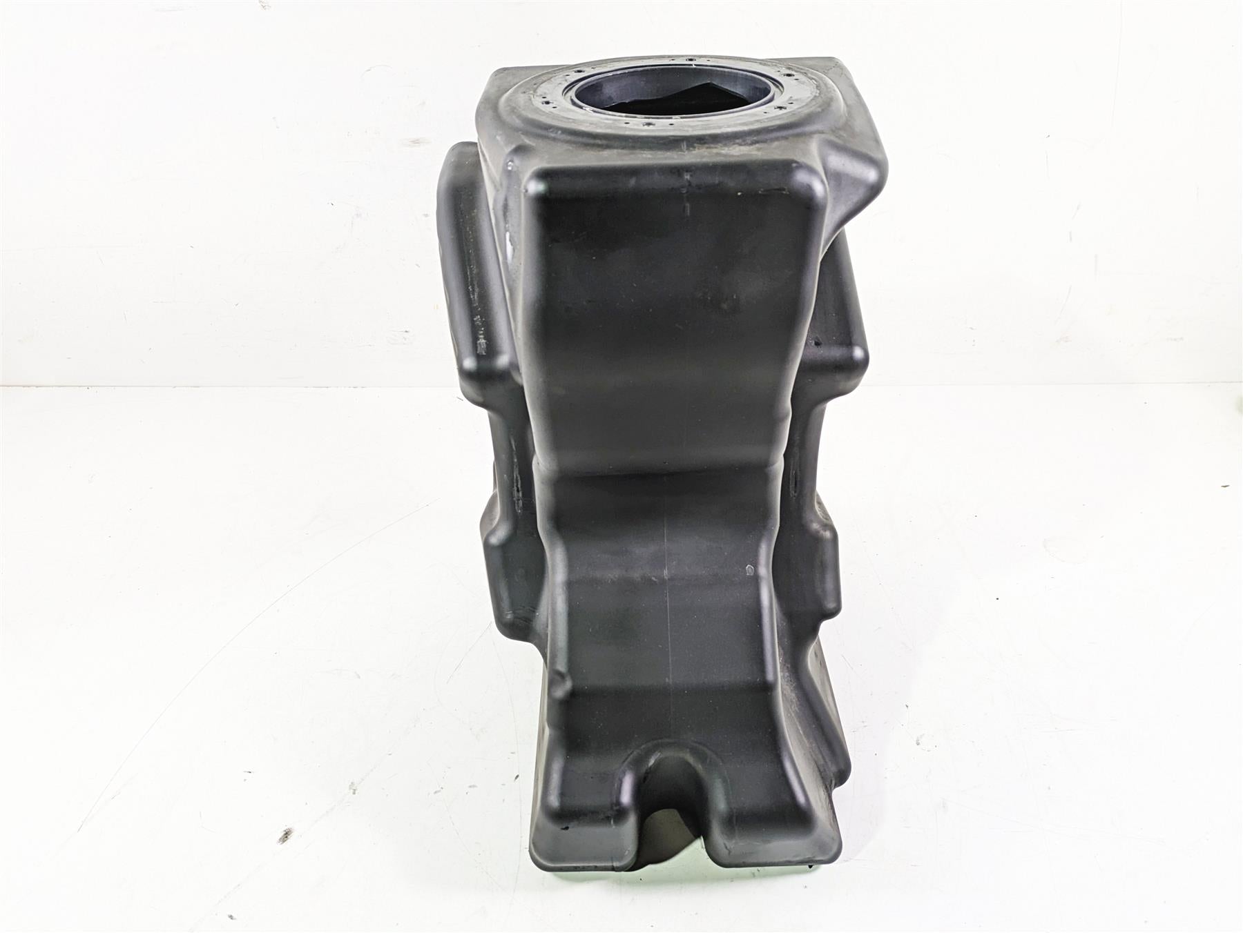 2010 Harley VRSCF Muscle Rod Fuel Gas Petrol Tank 62921-07 {{ shop.shopifyCountryName }} - Mototech271