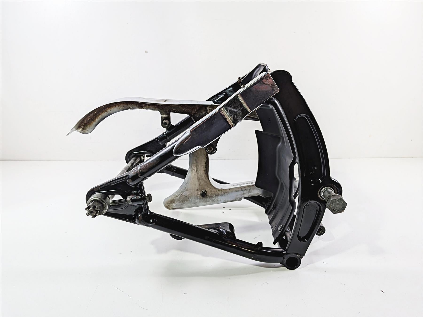 1996 Harley FLSTC Softail Heritage Rear Swingarm Swin Arm & Axle 47573-89B {{ shop.shopifyCountryName }} - Mototech271