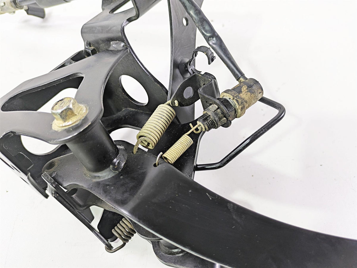 2020 Yamaha YXZ1000 R SS XTR Foot Pedal & Mount Set B57-F2548-01-00 {{ shop.shopifyCountryName }} - Mototech271