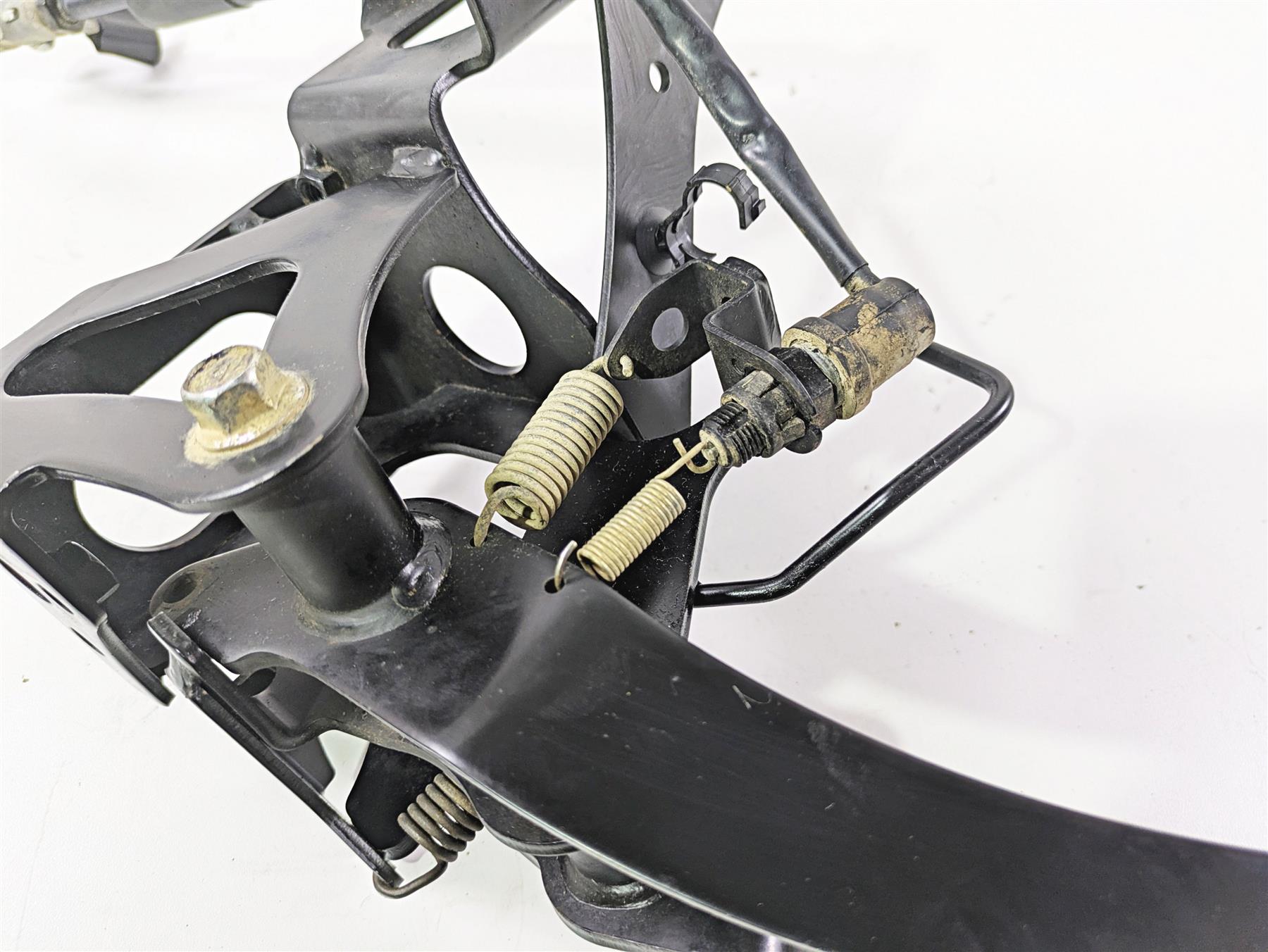 2020 Yamaha YXZ1000 R SS XTR Foot Pedal & Mount Set B57-F2548-01-00 {{ shop.shopifyCountryName }} - Mototech271
