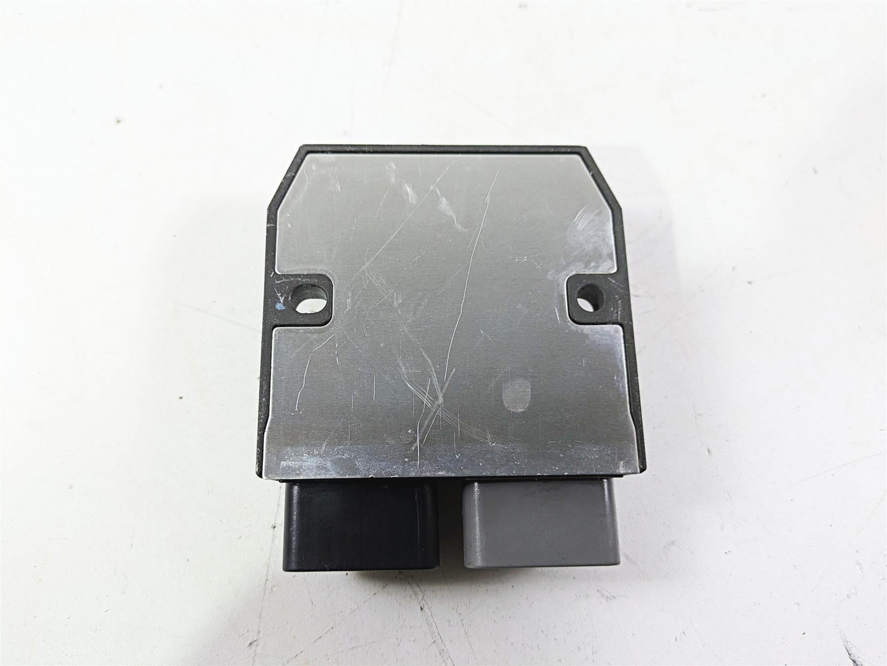 2012 Yamaha XT1200 Super Tenere Rectifier Voltage Regulator 1D7-81960-00 FH012AA {{ shop.shopifyCountryName }} - Mototech271