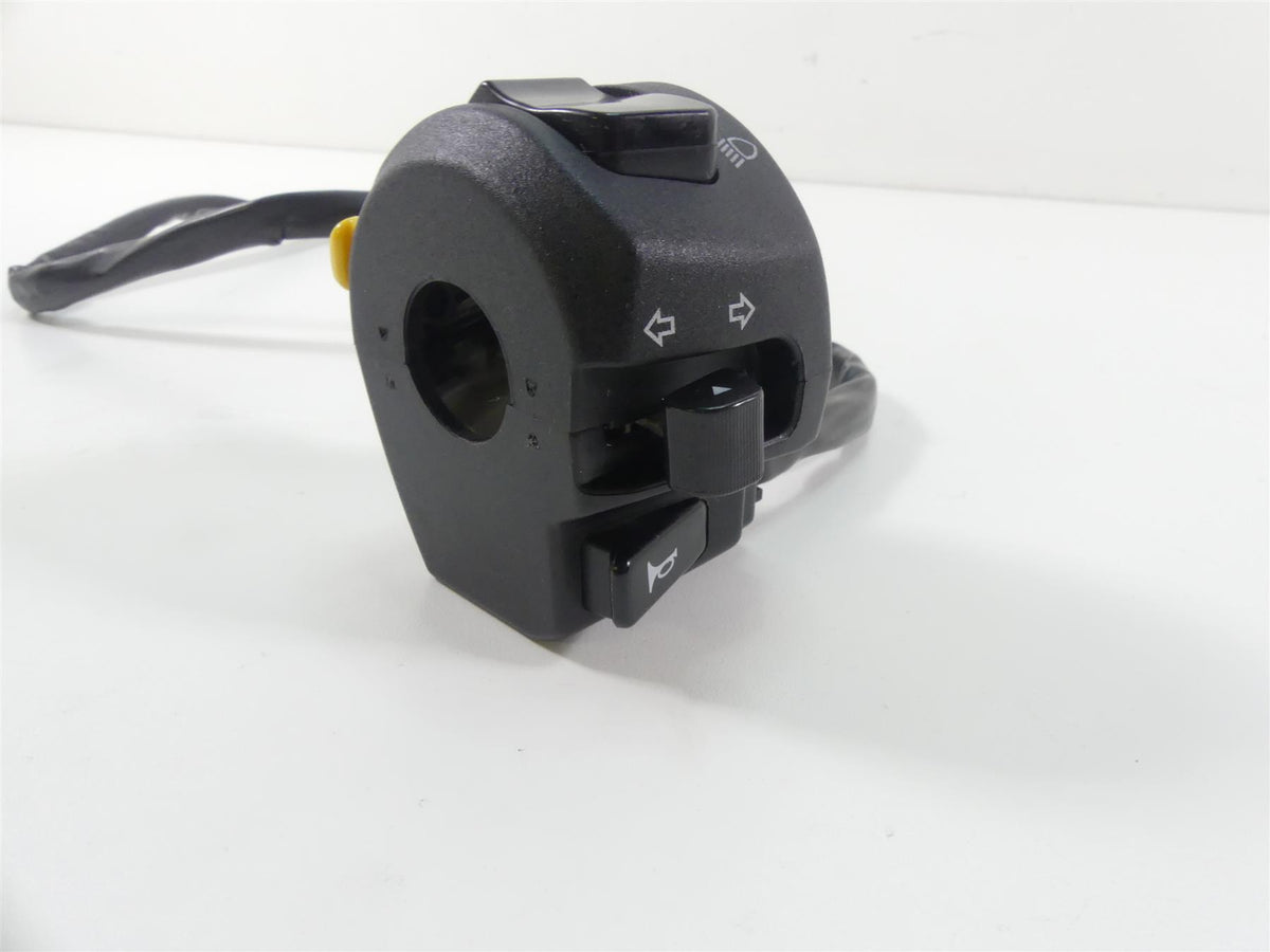 2016 Moto Guzzi V7 II Special 750 Left Hand Blinker Control Switch B063975 {{ shop.shopifyCountryName }} - Mototech271