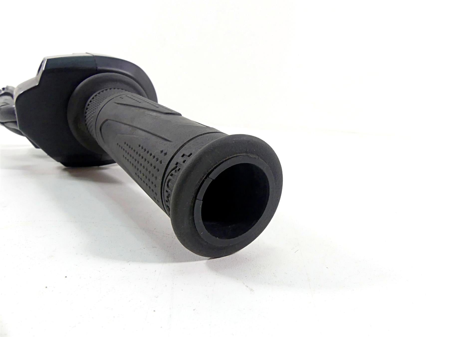 2022 Triumph Speed Triple 1200 RS Ride Fly By Wire Throttle Grip T2045140 {{ shop.shopifyCountryName }} - Mototech271