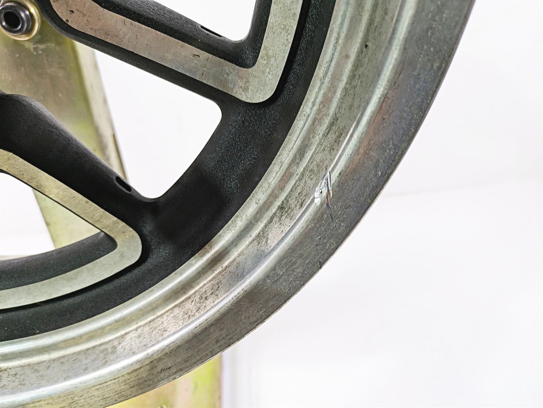 2016 Harley FXDL Dyna Low Rider Rear Wheel Rim Straight 17x4.5 Cast 40900289 {{ shop.shopifyCountryName }} - Mototech271