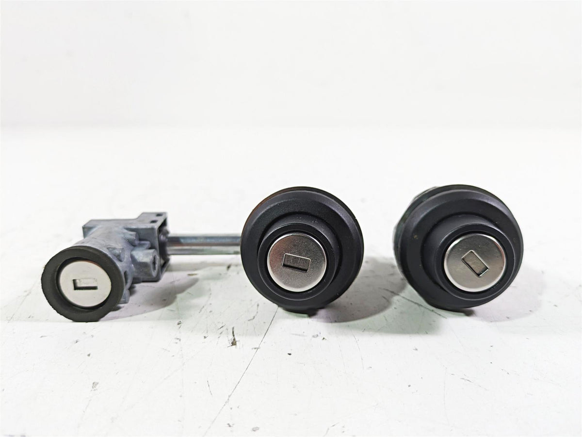 2019 Harley FLHCS Softail Heritage Keys Fork & Saddlebag Lock Set 45600056 {{ shop.shopifyCountryName }} - Mototech271