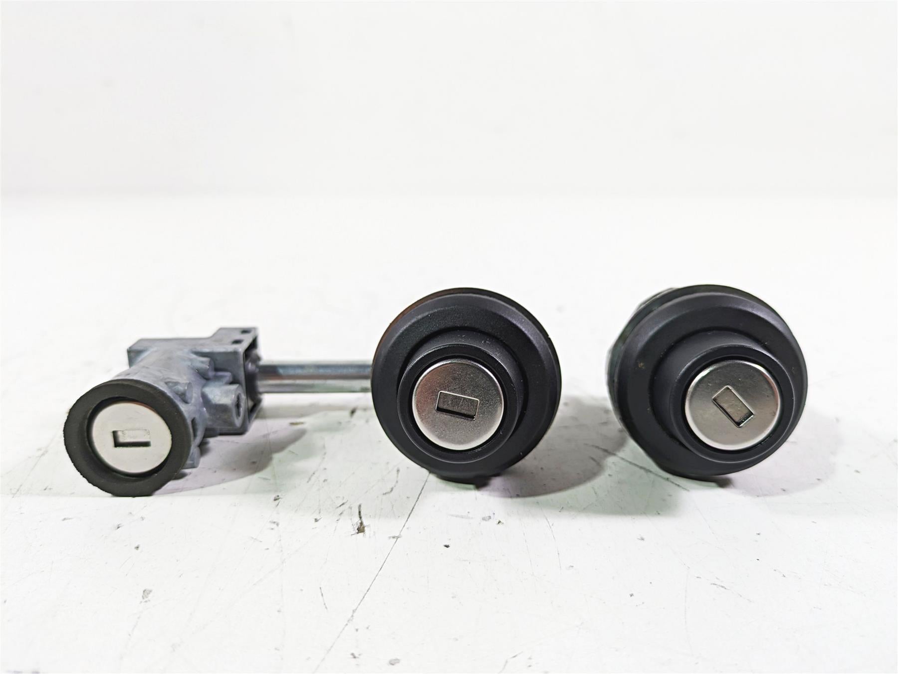 2019 Harley FLHCS Softail Heritage Keys Fork & Saddlebag Lock Set 45600056 {{ shop.shopifyCountryName }} - Mototech271