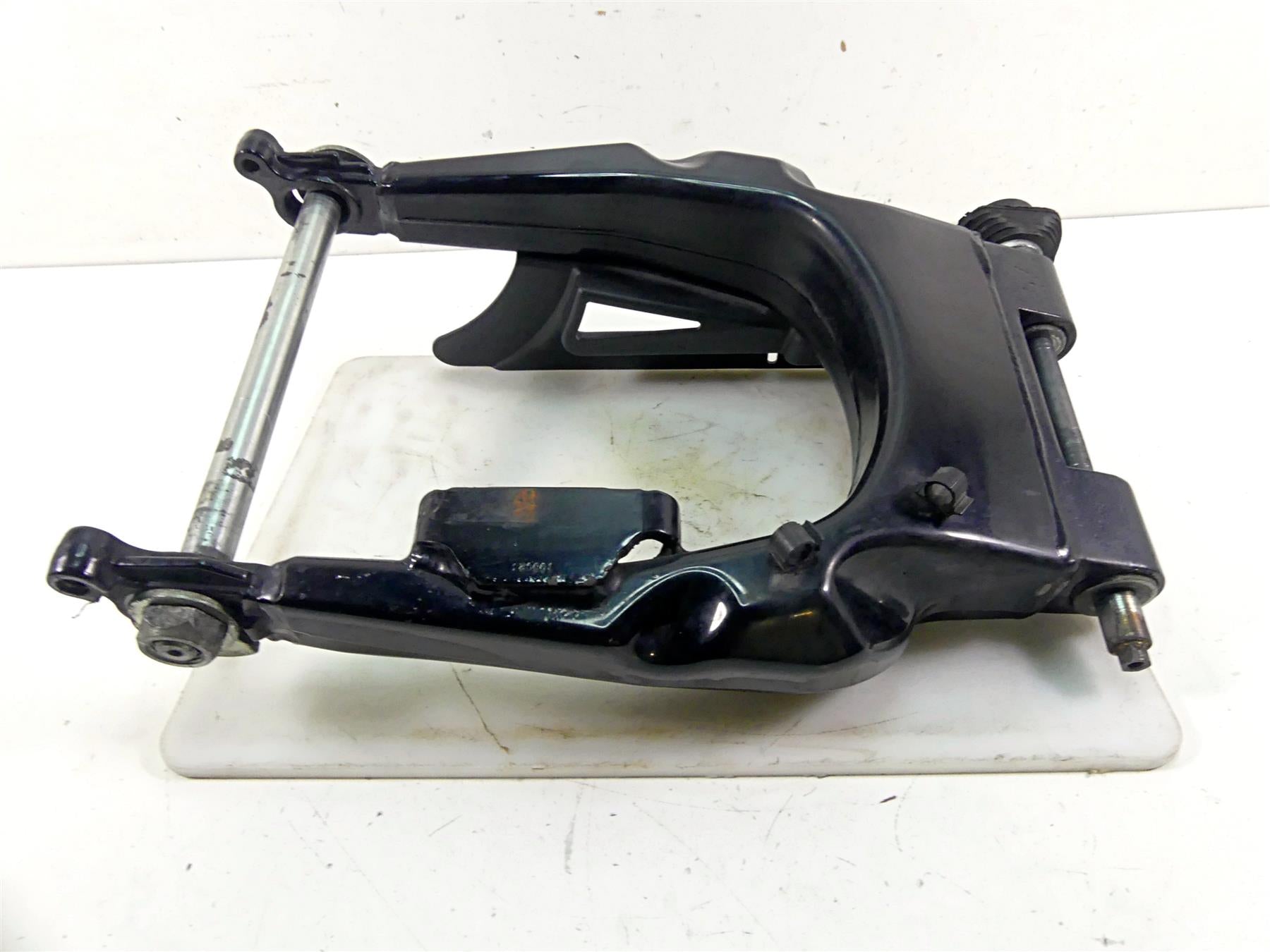 2010 Harley Touring FLHRC Road King Rear Swingarm Swing Arm 25mm Axle 47549-09A {{ shop.shopifyCountryName }} - Mototech271