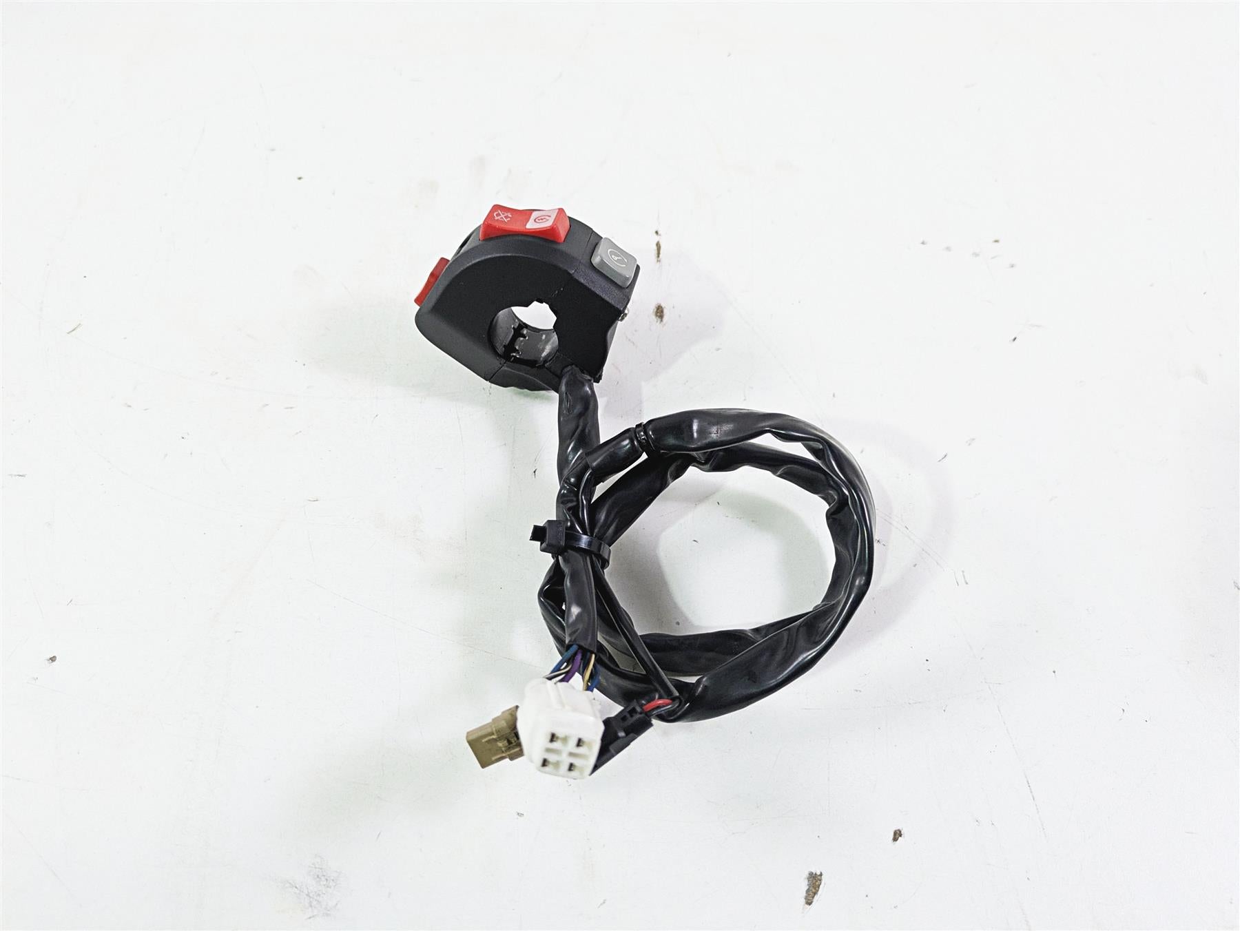 2018 KTM 1290 Super Adv S Right Hand Control Switch 61411174000 61411174100 {{ shop.shopifyCountryName }} - Mototech271