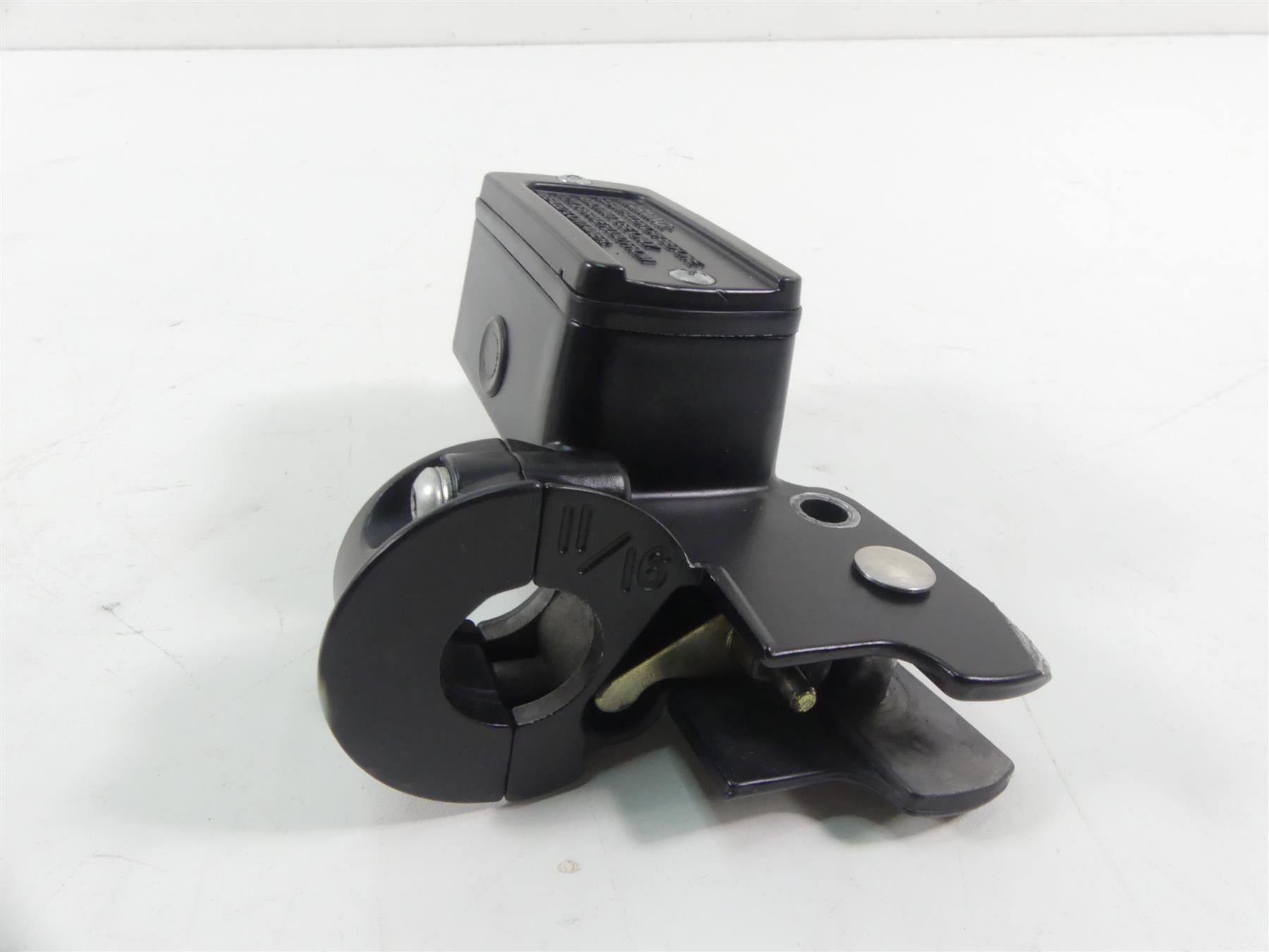 1993 Harley Dyna FXDL Low Rider Front Brake Master Cylinder 11/16 45013-93 {{ shop.shopifyCountryName }} - Mototech271