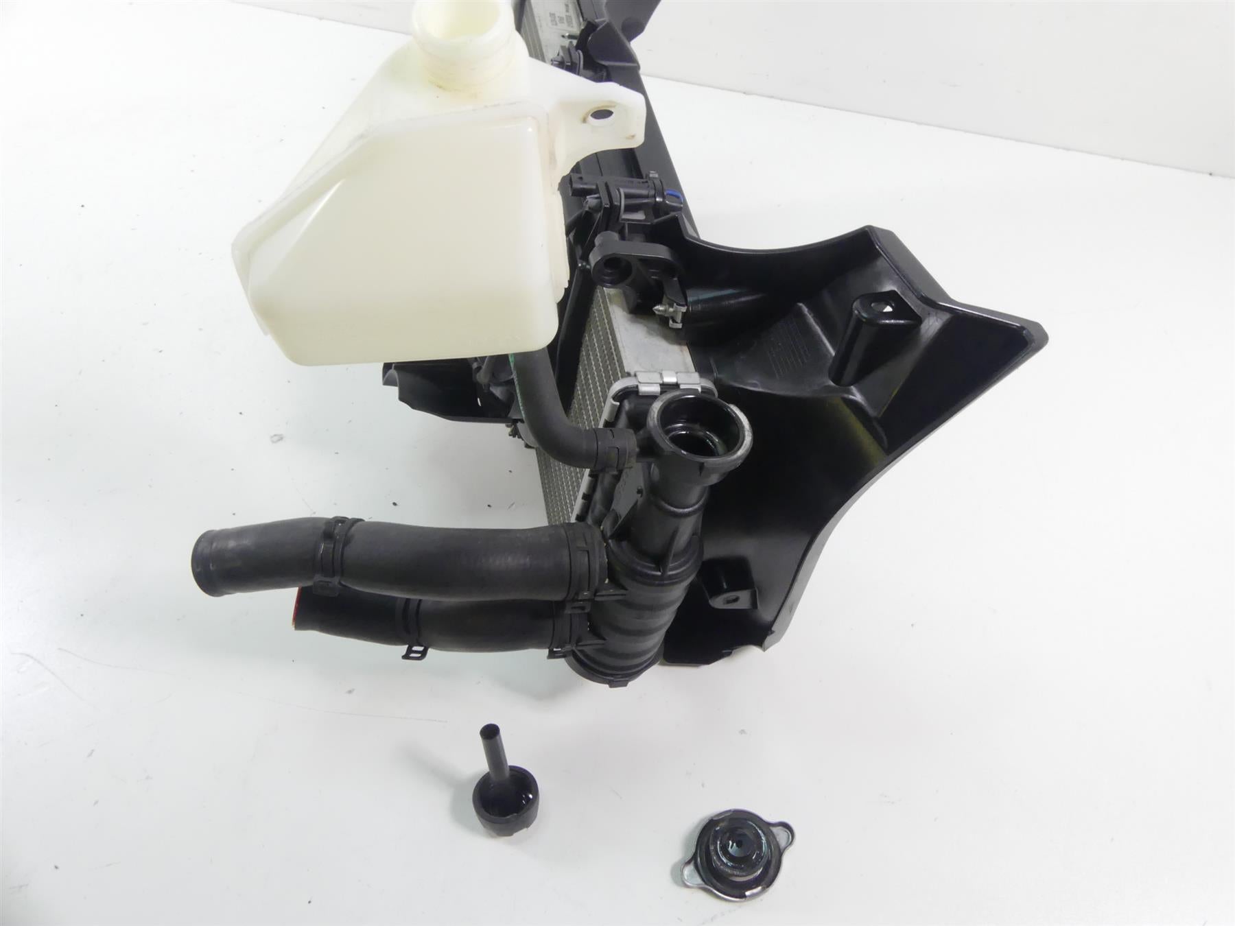 2017 BMW F800GS K72 Radiator Fan Reservoir Hoses Set 17118530393 {{ shop.shopifyCountryName }} - Mototech271