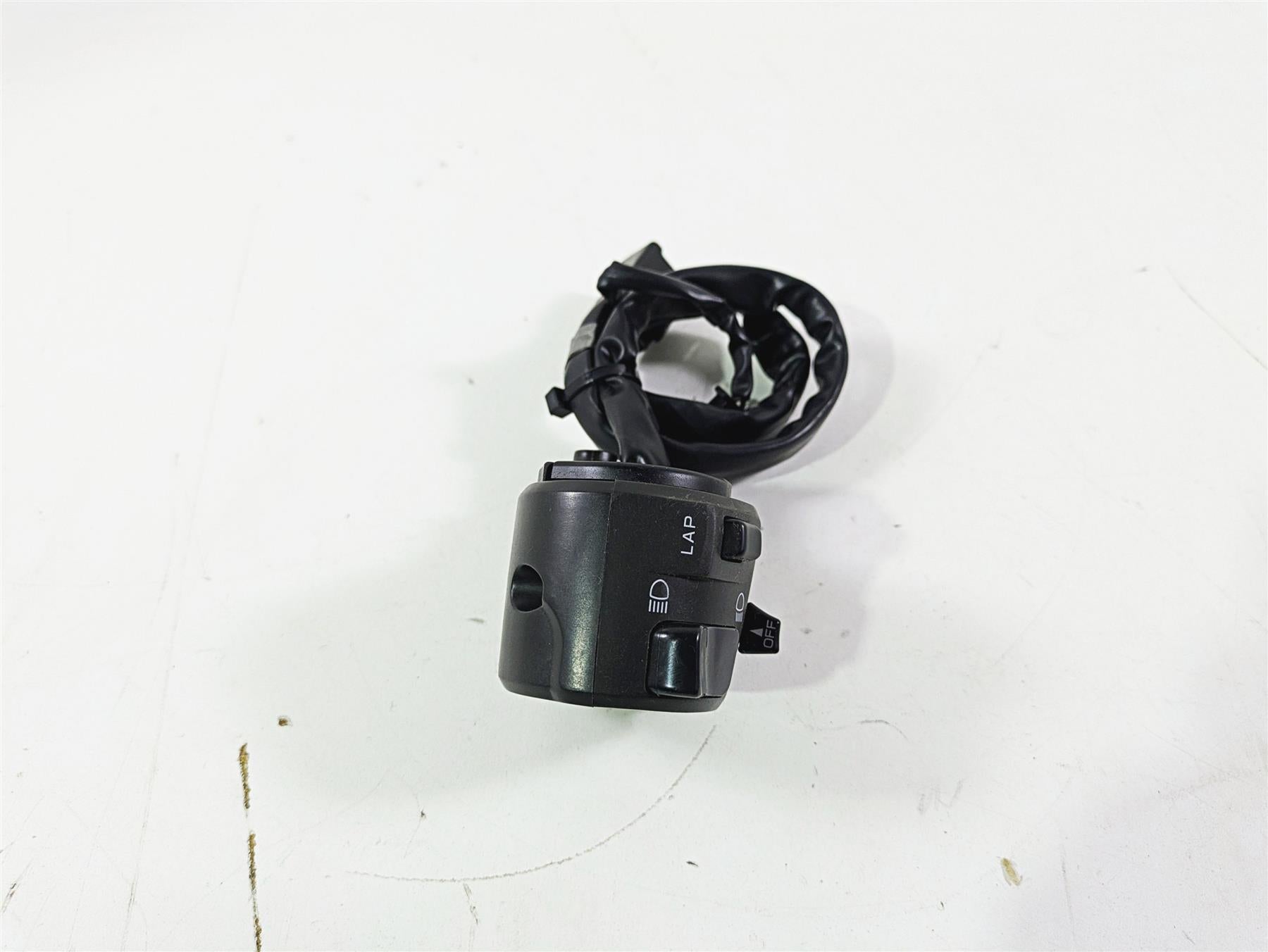 2005 Kawasaki ZX1000 ZX10R Ninja Left Hand Turn Signal Control Switch 46091-0116 {{ shop.shopifyCountryName }} - Mototech271