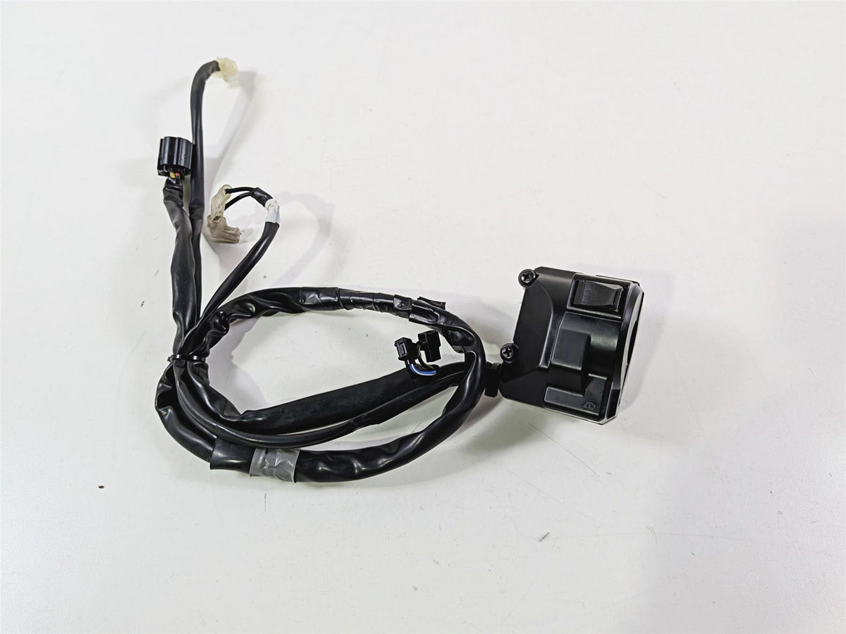 2024 Yamaha YZF R1 RN65 Left Hand Control Switch - Read B3L-83969-01-00 {{ shop.shopifyCountryName }} - Mototech271