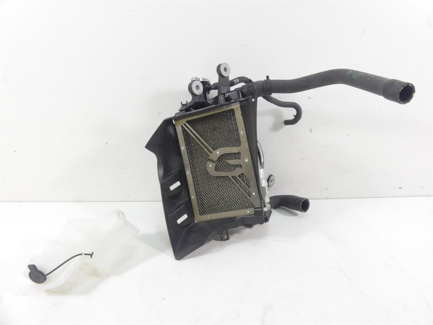 2017 BMW R1200GS GSW K50 Right Radiator Reservoir Fan & Cover 17118546416 {{ shop.shopifyCountryName }} - Mototech271
