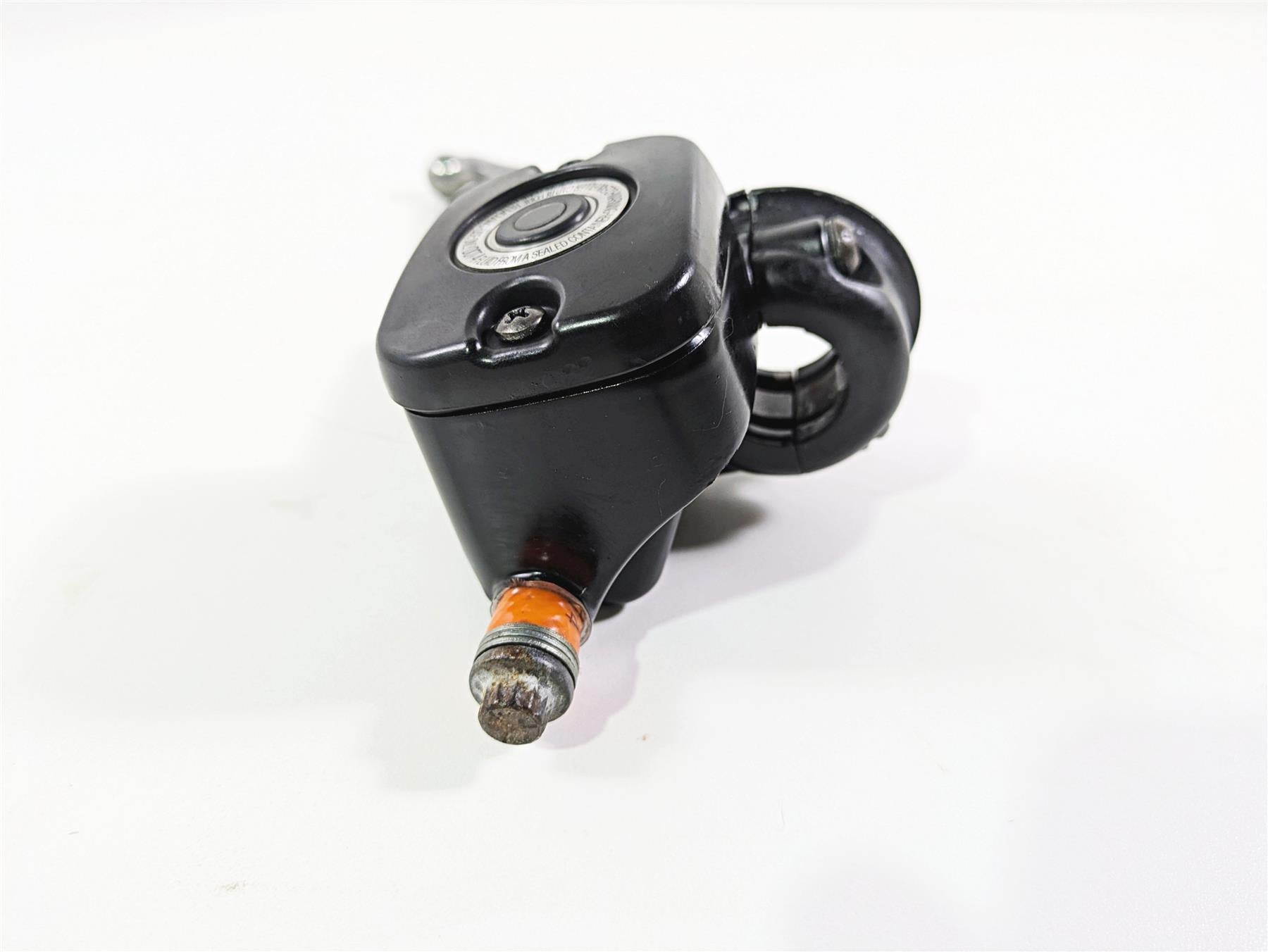 2005 Harley Touring FLHRI Road King Front Brake Master Cylinder 11/16" 41700738 {{ shop.shopifyCountryName }} - Mototech271