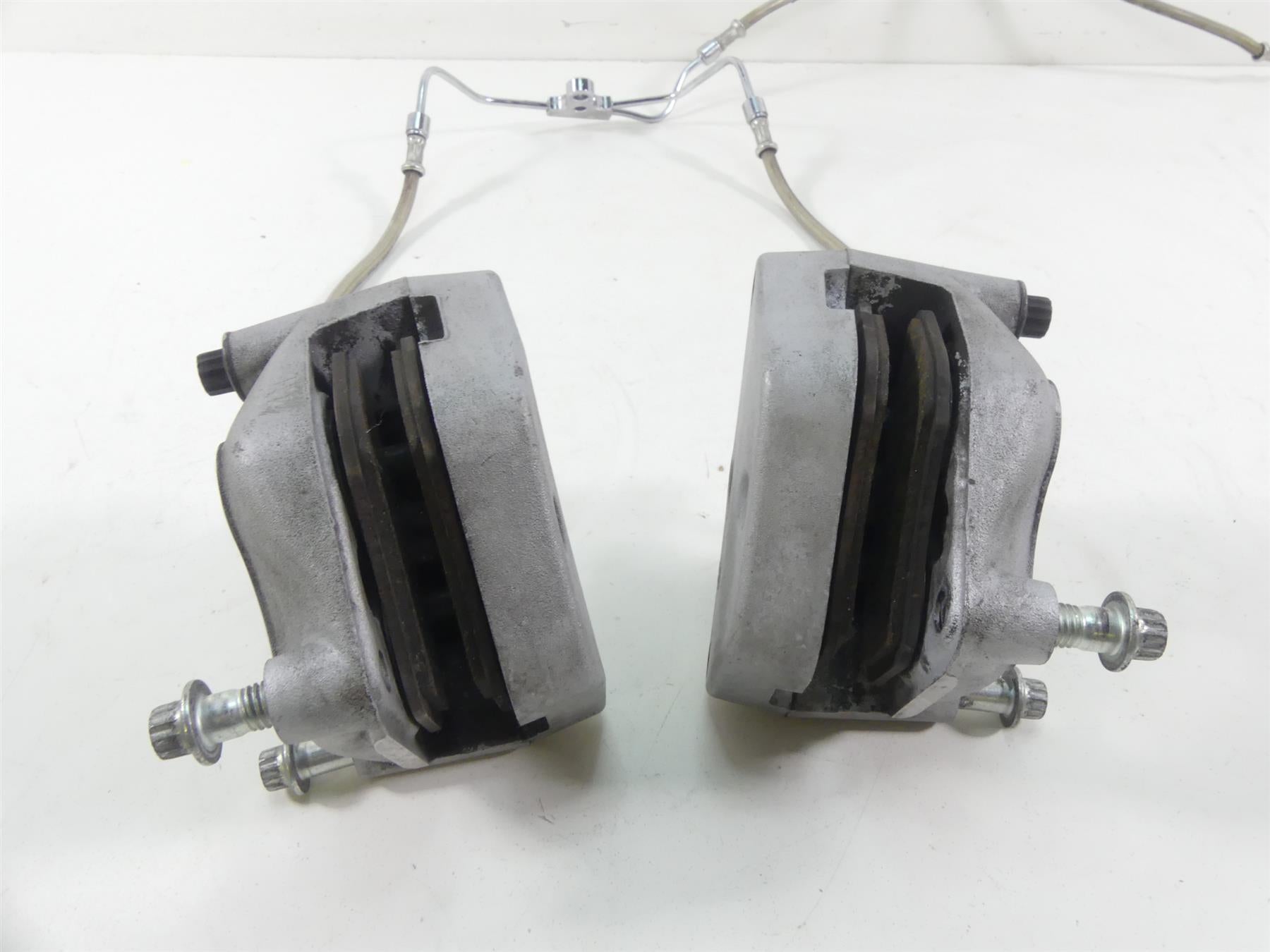 2004 Harley FLHTC SE CVO Electra Glide Front Brake Caliper Set 44381-99 44382-99 {{ shop.shopifyCountryName }} - Mototech271