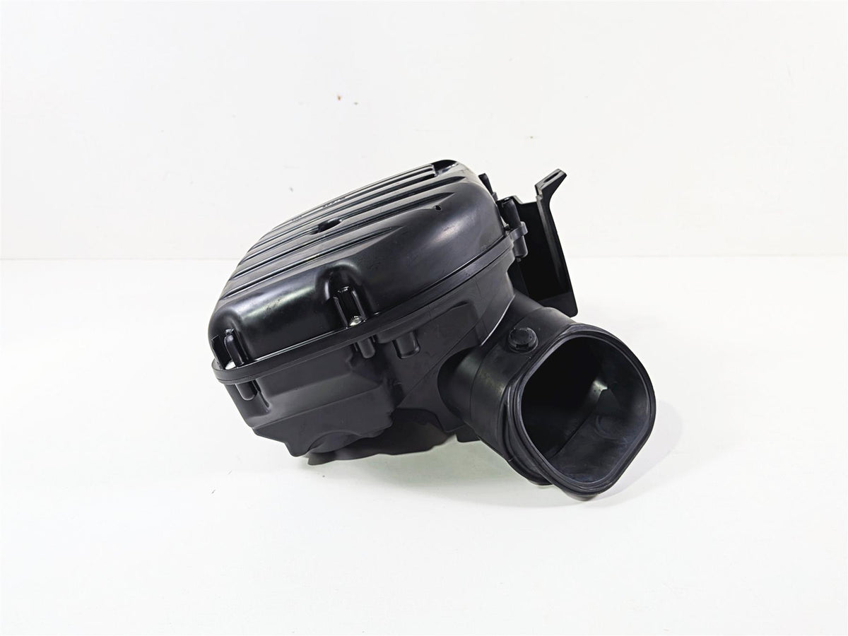 2024 Suzuki GSXR600 Air Box Cleaner Breather Filter 13720-14J01 {{ shop.shopifyCountryName }} - Mototech271