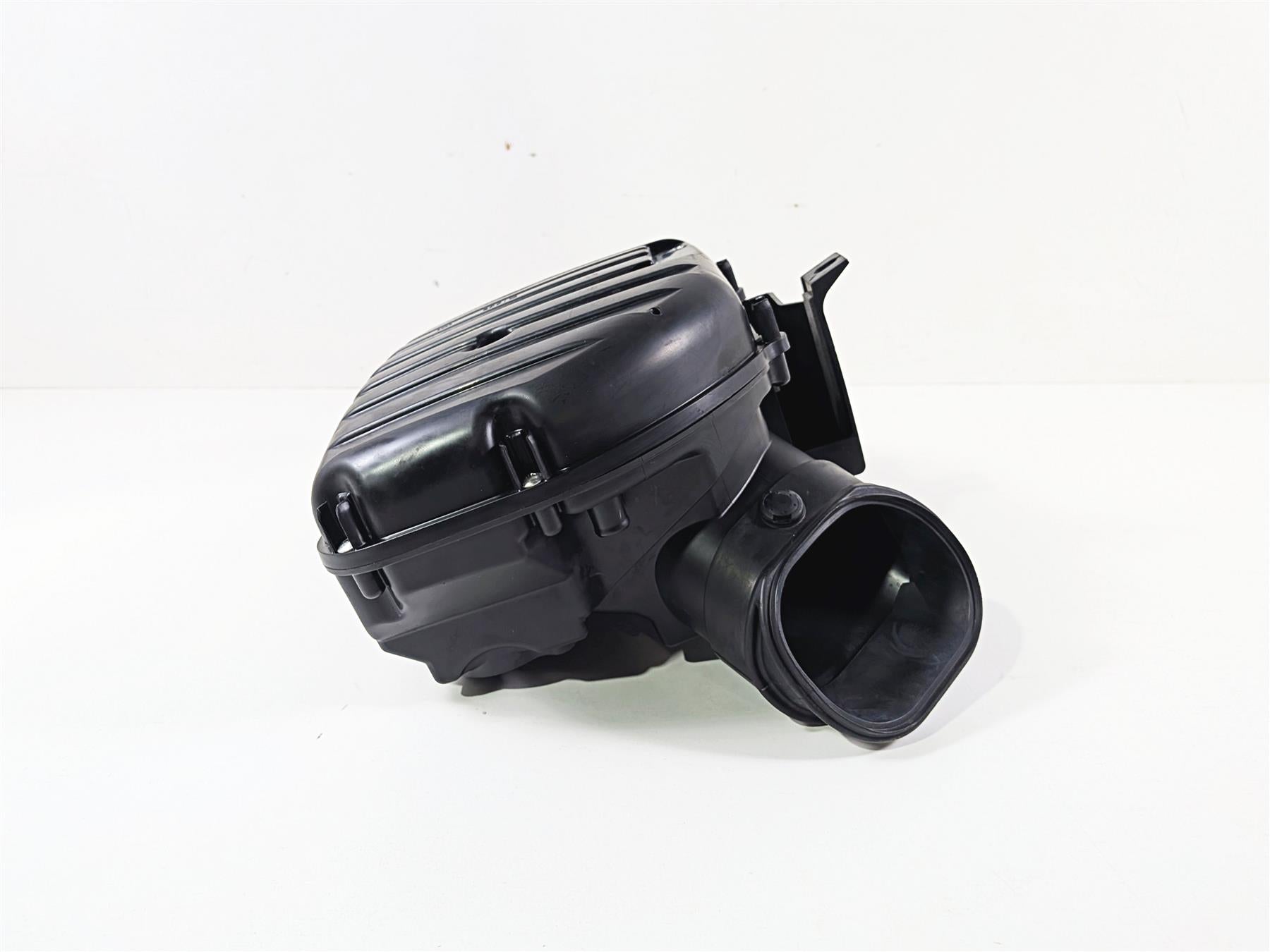2024 Suzuki GSXR600 Air Box Cleaner Breather Filter 13720-14J01 {{ shop.shopifyCountryName }} - Mototech271
