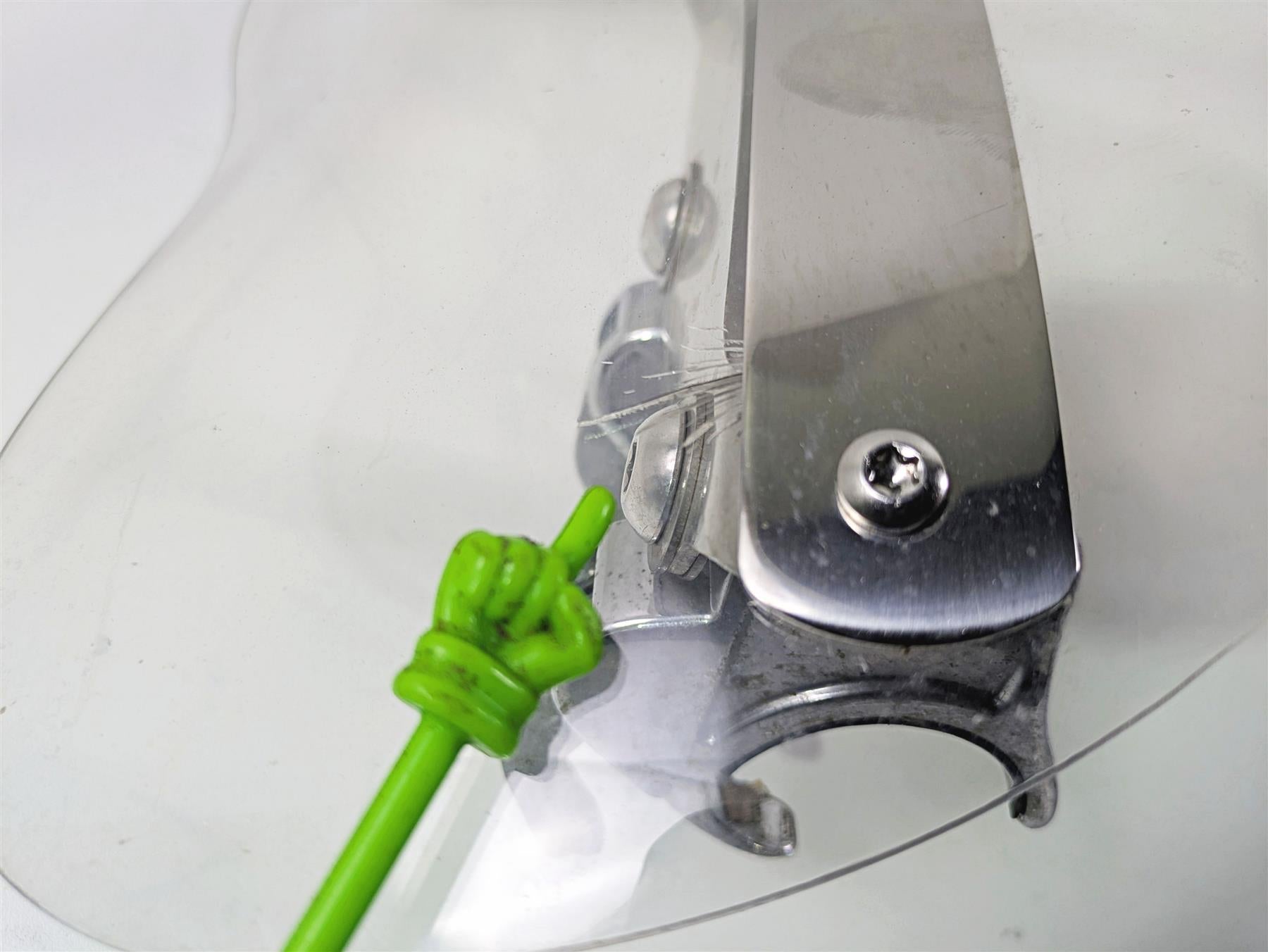 2009 Harley FXDC Dyna Super Glide 27" Windshield & Quick Release Set 58570-96 {{ shop.shopifyCountryName }} - Mototech271