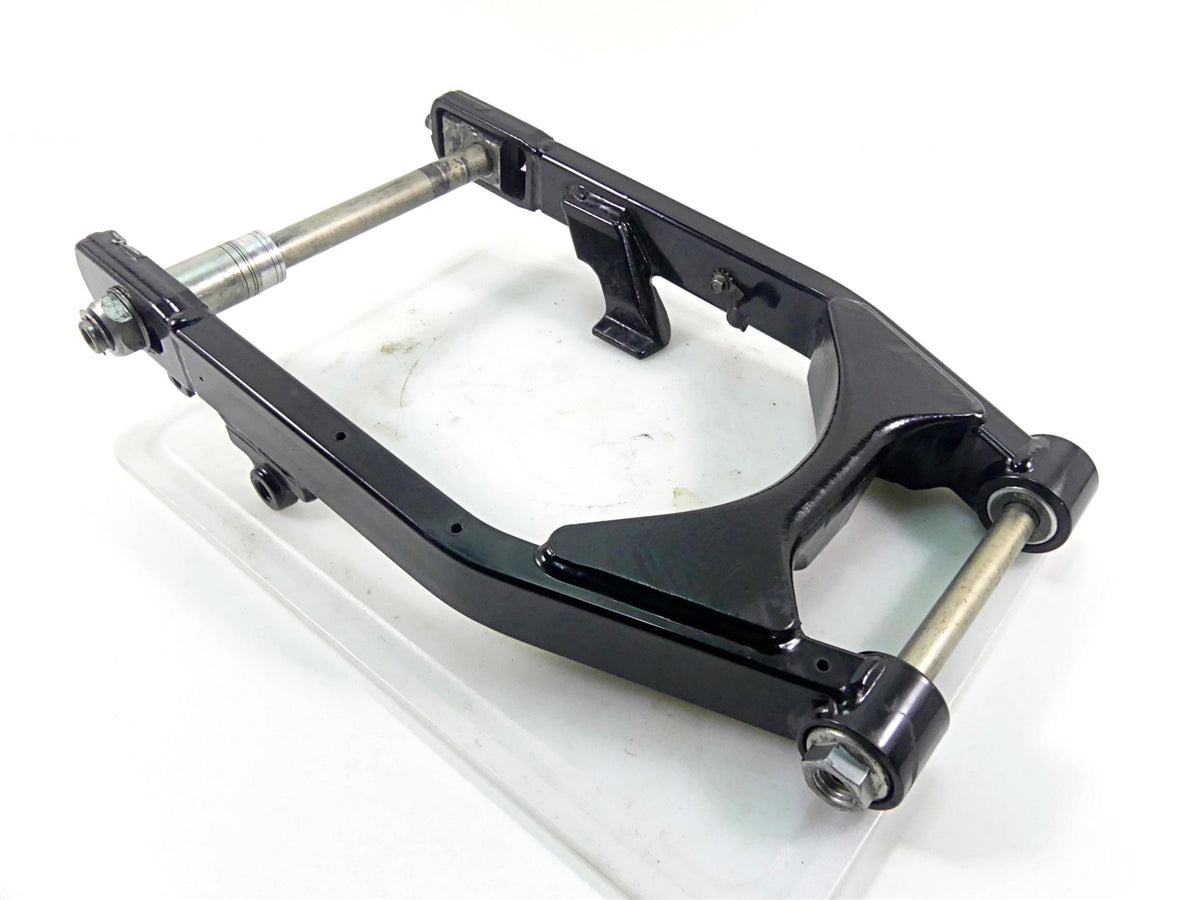 2017 Harley Dyna FXDB Street Bob Swingarm & Belt Guards + 25mm Axle 47820-10 {{ shop.shopifyCountryName }} - Mototech271