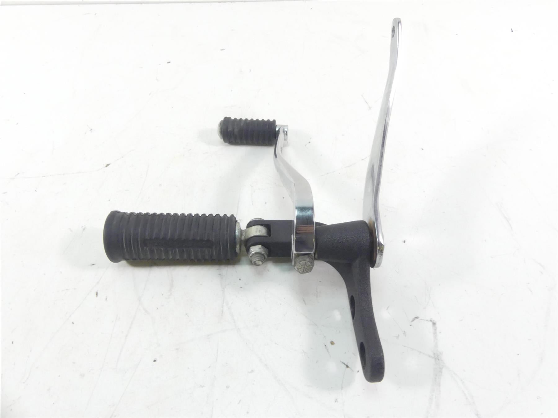 2015 Harley FXDF Dyna Fat Bob Front Left Fw Foot Peg + Shift Lever 33693-03 {{ shop.shopifyCountryName }} - Mototech271