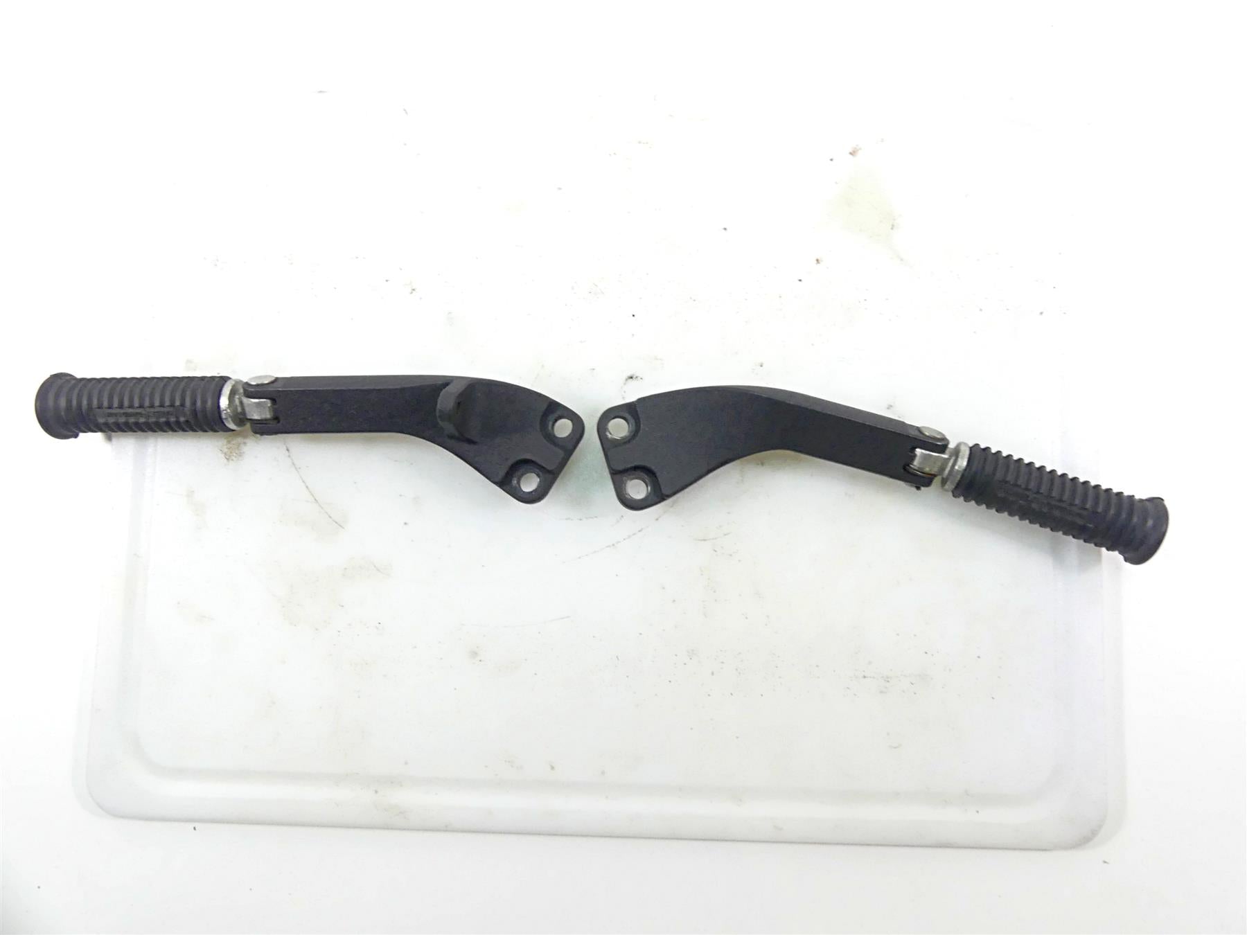 2017 Harley Dyna FXDB Street Bob Rear Passenger Foot Peg Set 49224-06A 49230-06 {{ shop.shopifyCountryName }} - Mototech271
