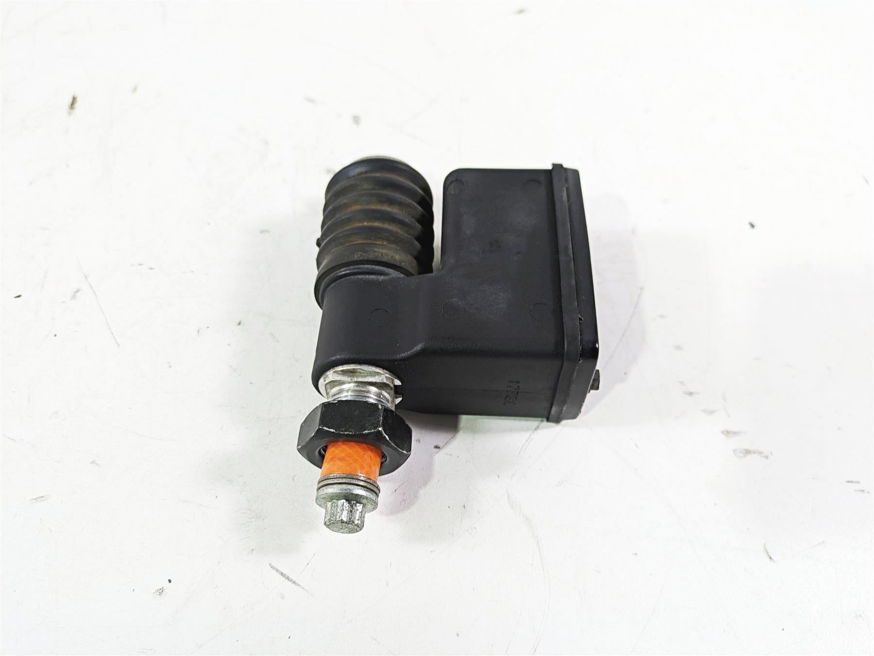 2003 Harley Dyna FXDL Low Rider 100TH Rear Brake Master Cylinder 42474-90C {{ shop.shopifyCountryName }} - Mototech271