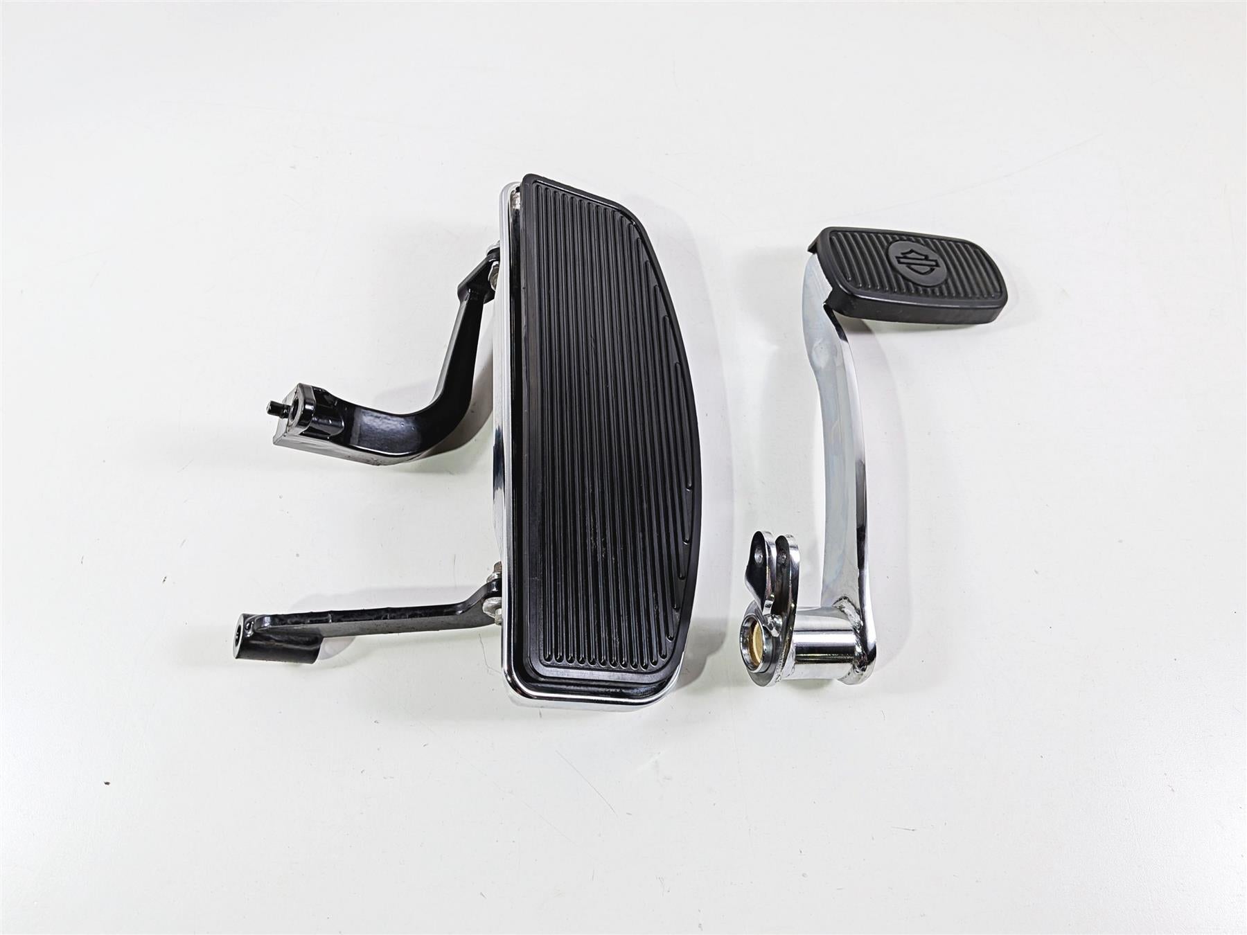 2014 Harley Touring FLHTK Electra Glide Right Floor Board Brake Pedal 50621-06-Mototech271