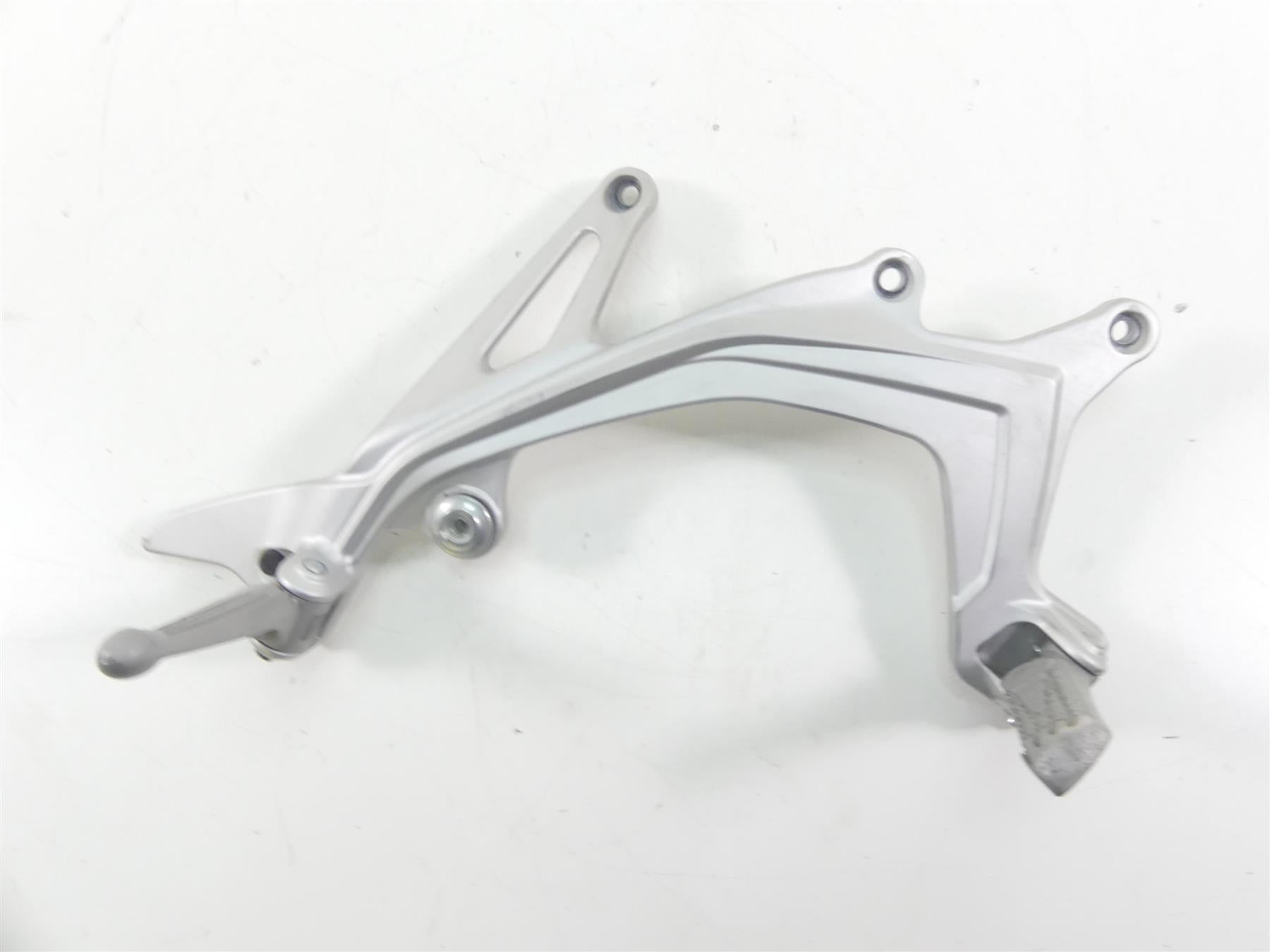 2018 Mv Agusta Brutale 800 RR Right Footpeg Foot Peg Mount Bracket Set 8AA0C1686 {{ shop.shopifyCountryName }} - Mototech271