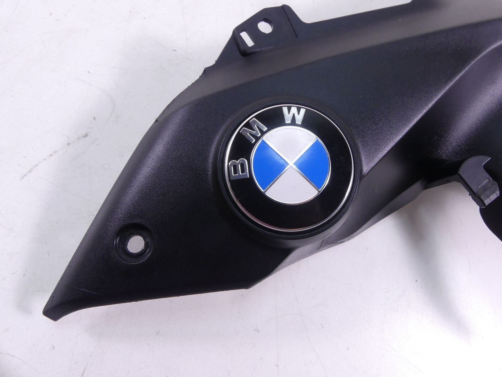 2016 BMW R1200RS K54 Between Leg Left Side Fairing Cover 46638545319 {{ shop.shopifyCountryName }} - Mototech271