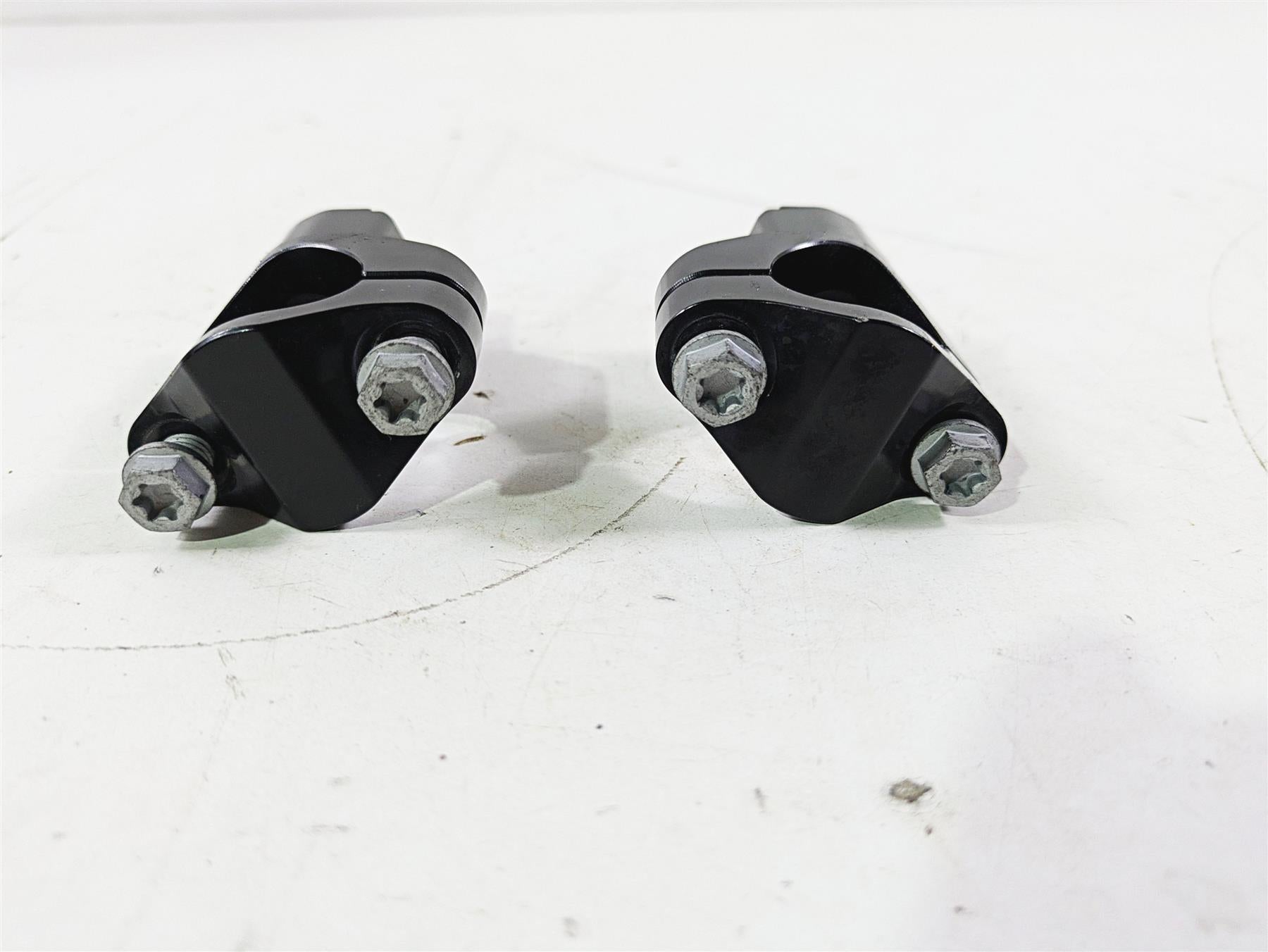 2022 KTM 1290 Super Adventure S Handlebar Riser Holder Set 00050000927 {{ shop.shopifyCountryName }} - Mototech271