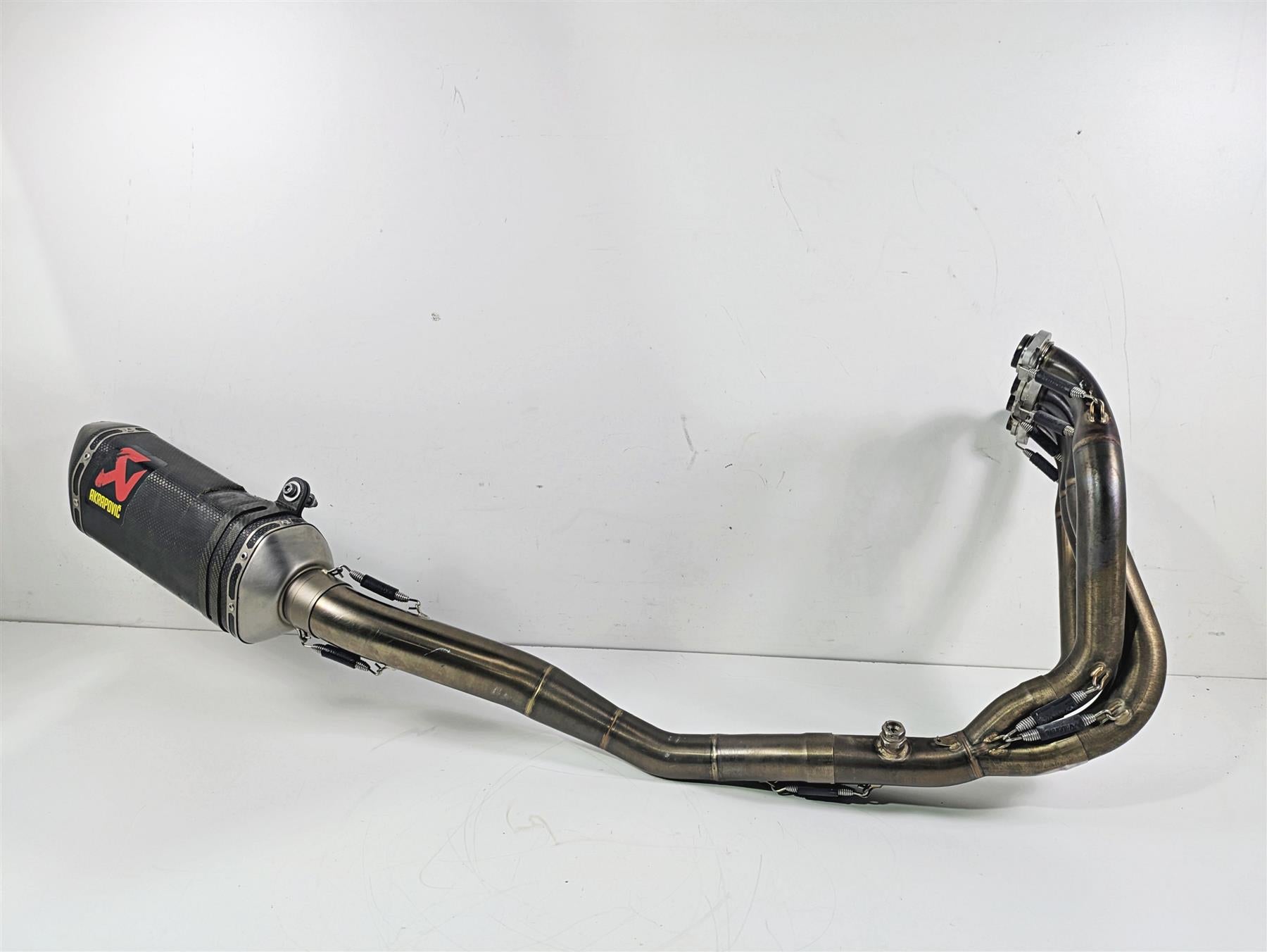 2024 Kawasaki ZX6R ZX636 Ninja Akrapovic Full Exhaust System READ S-K6R11-RC/1 {{ shop.shopifyCountryName }} - Mototech271