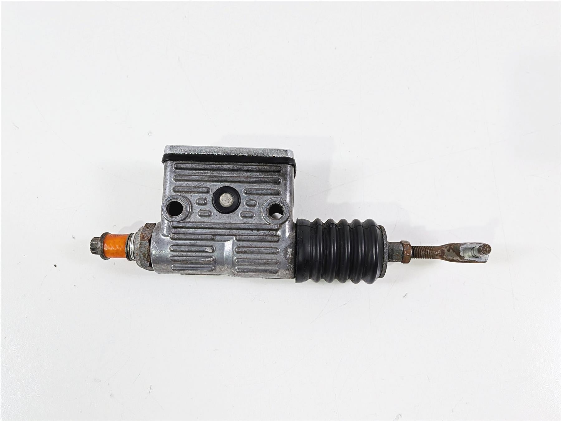 2002 Harley Davidson XLH883 Sportster Rear Brake Master Cylinder 42456-87D {{ shop.shopifyCountryName }} - Mototech271