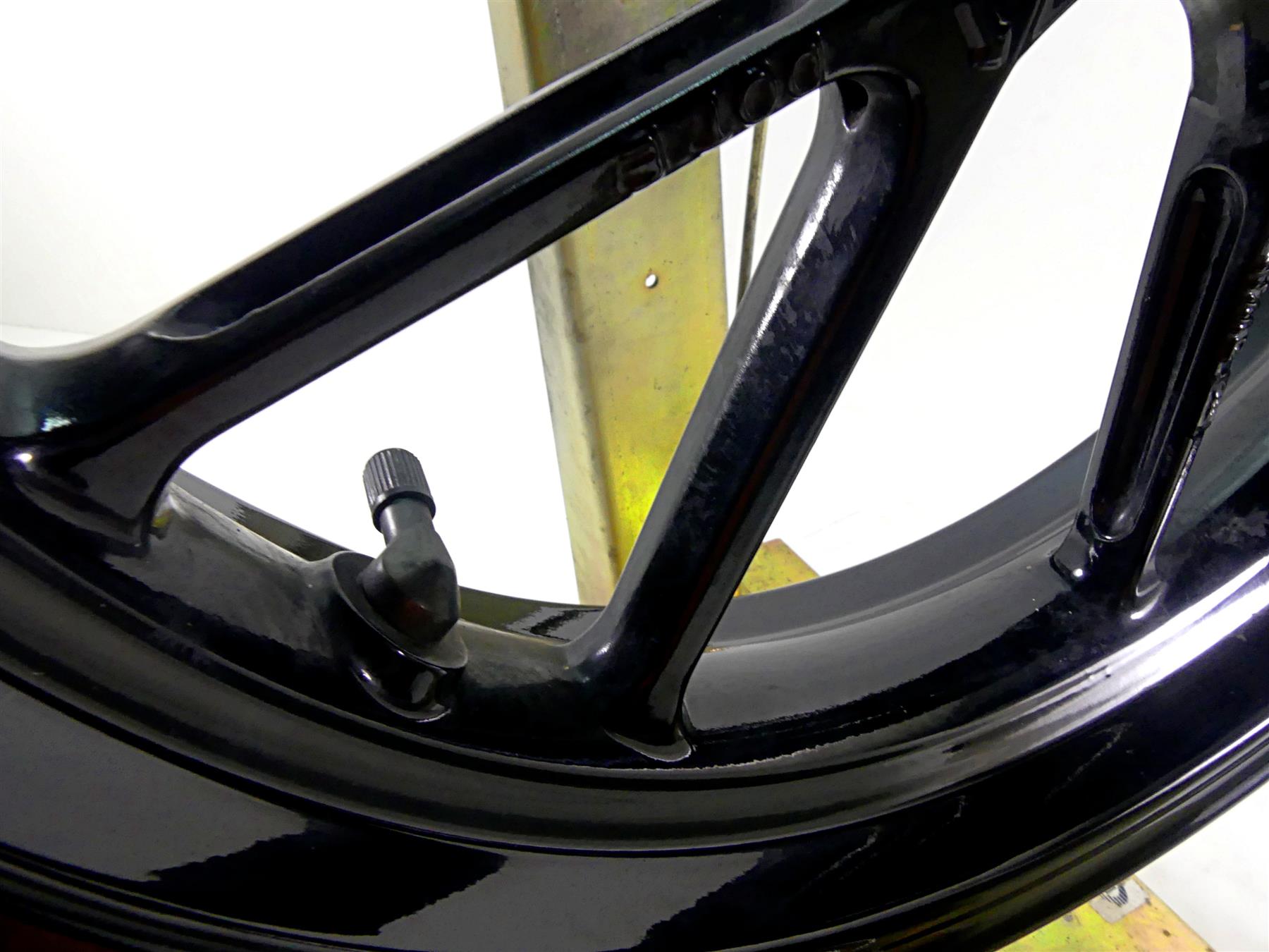 2022 Triumph Speed Triple 1200 RS Front Wheel Rim 17x3.5 -Dent T2000663 {{ shop.shopifyCountryName }} - Mototech271
