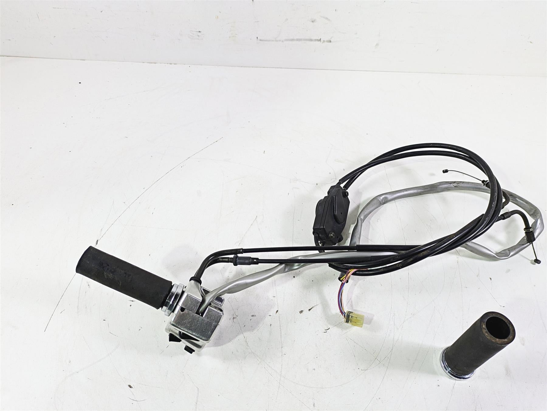 2004 Yamaha XVZ1300 Royal Star Right Hand Control Switch 4XY-83969-10-00 {{ shop.shopifyCountryName }} - Mototech271