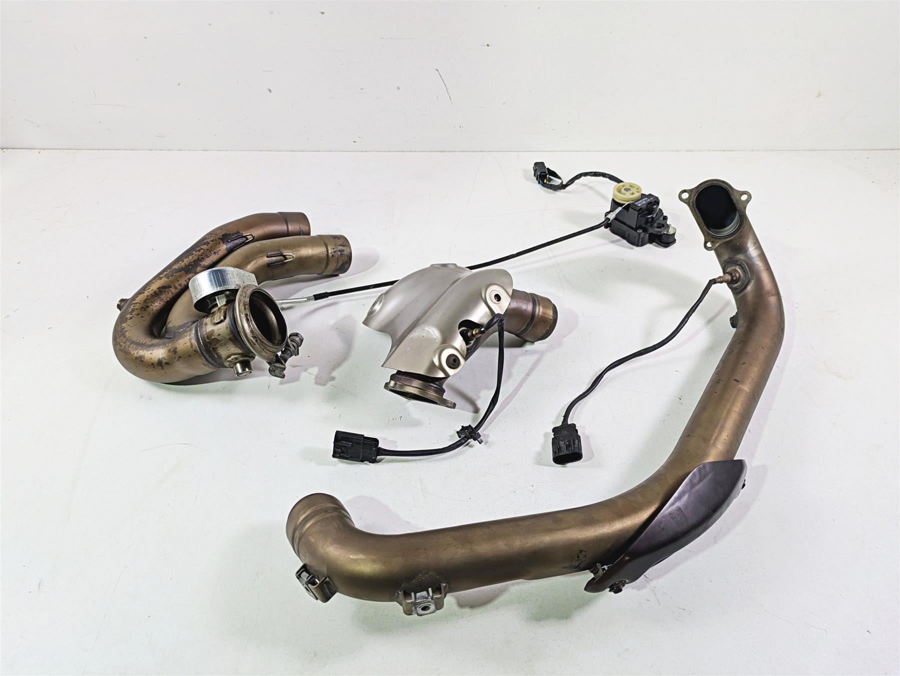 2013 Ducati Hypermotard 821 SP Exhaust Header Pipe & Servo Set 57013292B