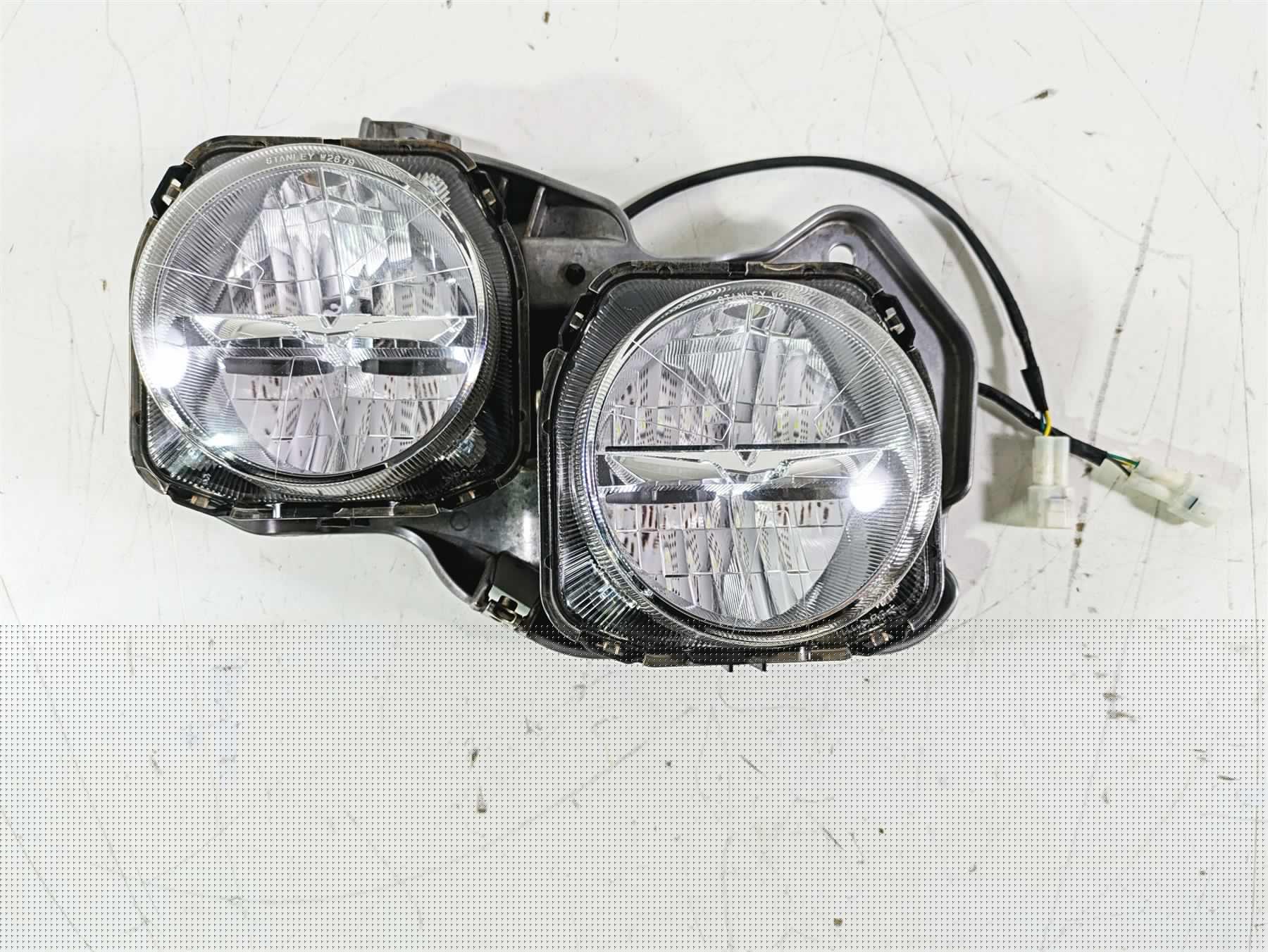 2022 Yamaha YXZ1000 R Right Headlight Head Light Lamp Set 2UD-84300-00-00 {{ shop.shopifyCountryName }} - Mototech271