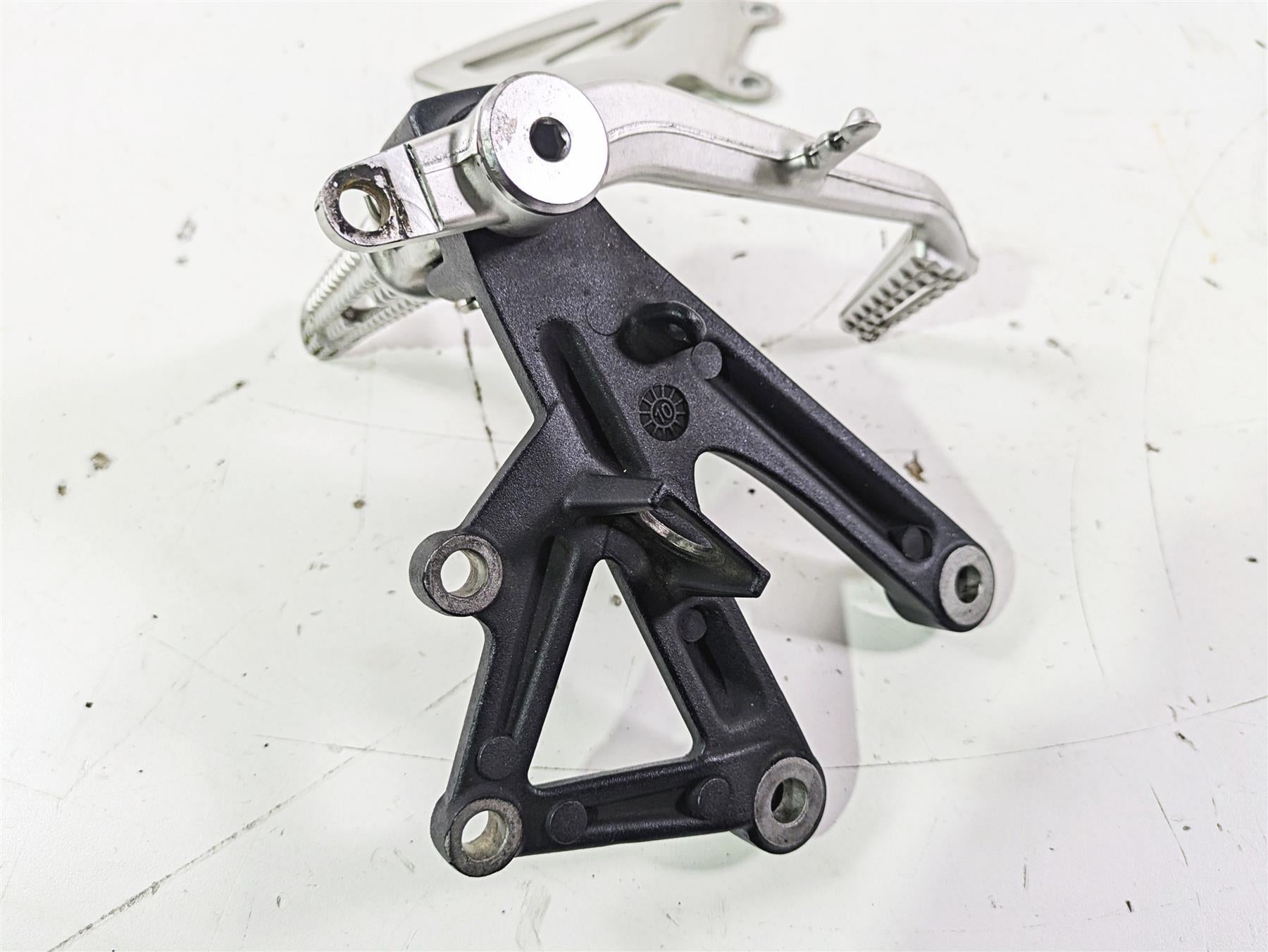 2012 Triumph Daytona 675 Right Rider Footpeg & Brake Pedal Set T2082056 T2082056 {{ shop.shopifyCountryName }} - Mototech271