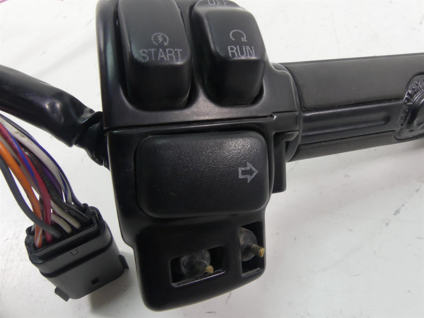 2012 Harley Touring FLHTK Electra Glide Right Hand Control Switch -Read 71684-06 {{ shop.shopifyCountryName }} - Mototech271