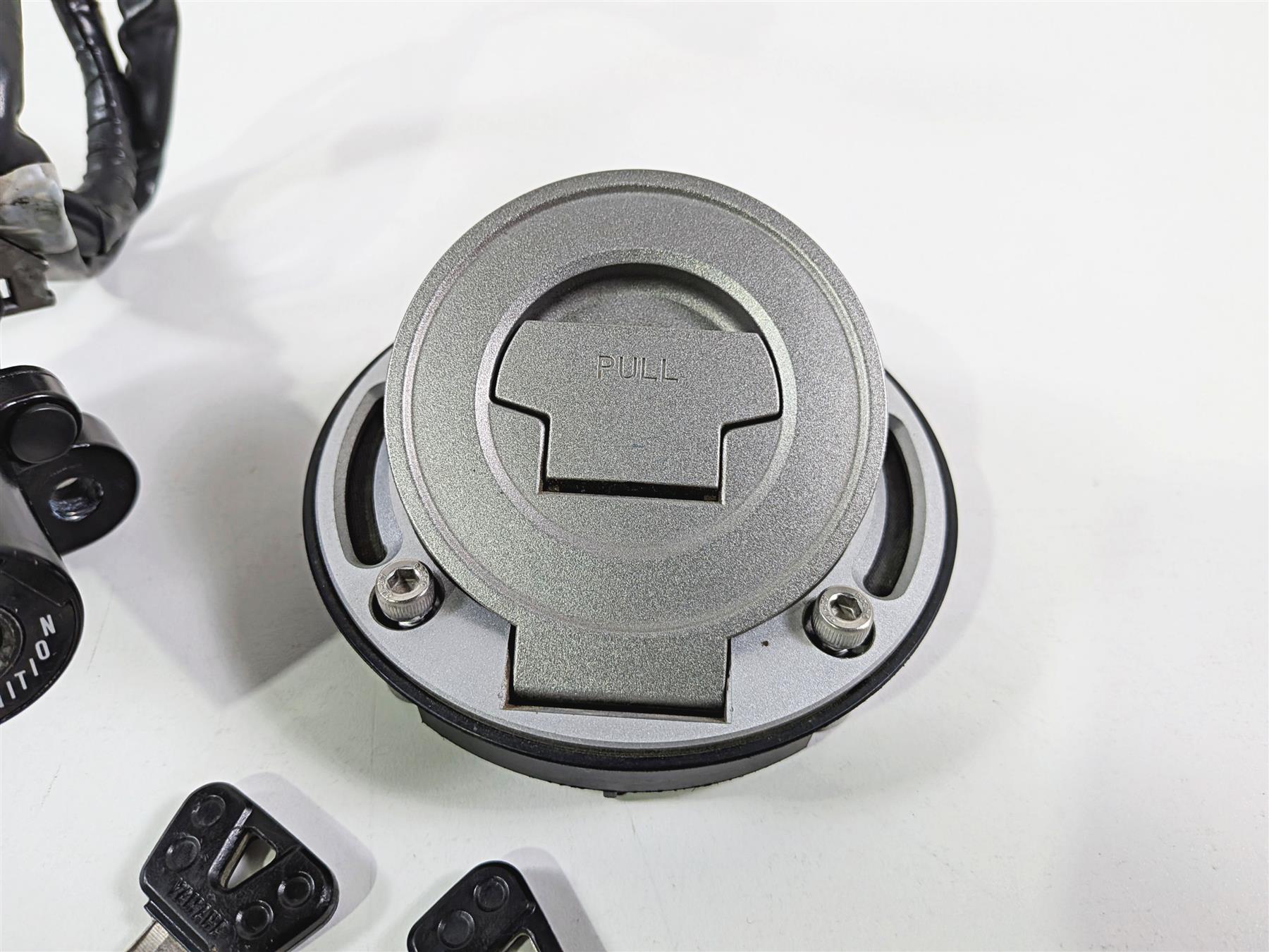 2024 Yamaha YZF R1 RN65 Ignition Switch Key Lock Set B3L-82501-11-00 {{ shop.shopifyCountryName }} - Mototech271
