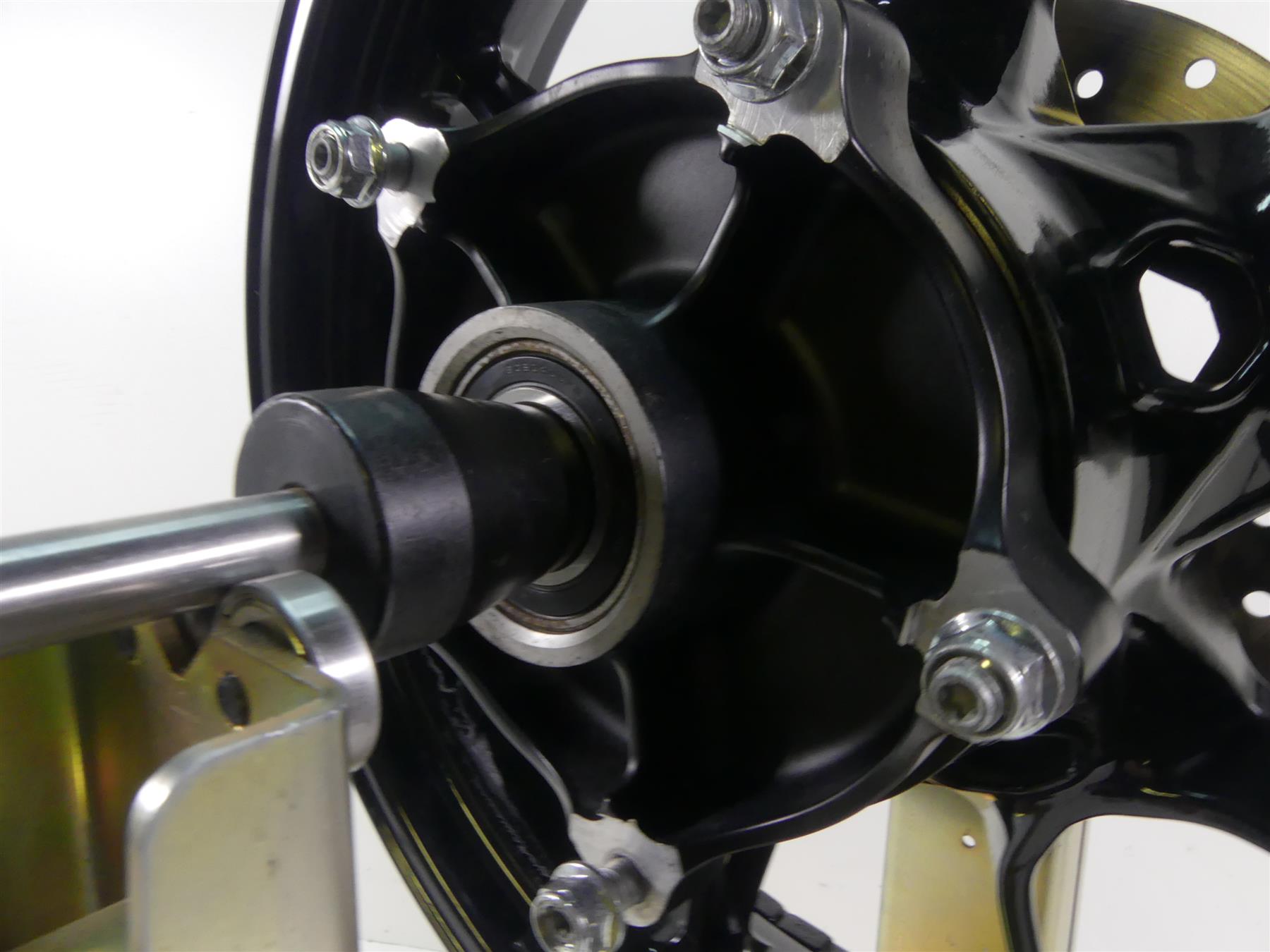 2019 Indian Motorcycle Co. FTR1200 Straight Rear Wheel Rim 18x4.25 1523219 {{ shop.shopifyCountryName }} - Mototech271