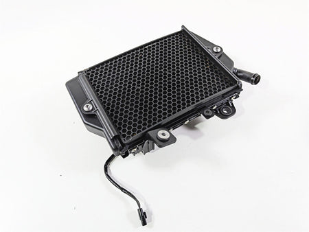 2022 Triumph Tiger 900 GT Pro Left Coolant Radiator And Fan T2104610 {{ shop.shopifyCountryName }} - Mototech271