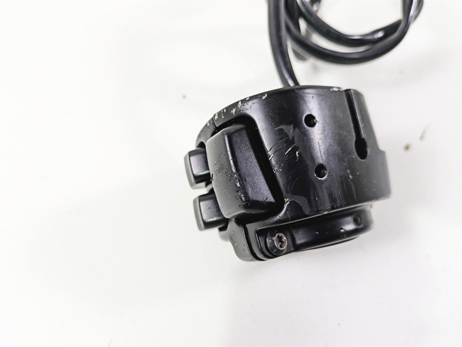 2014 Harley FLS Softail Slim Left Hand Control Turn Signal Switch 72949-12A {{ shop.shopifyCountryName }} - Mototech271