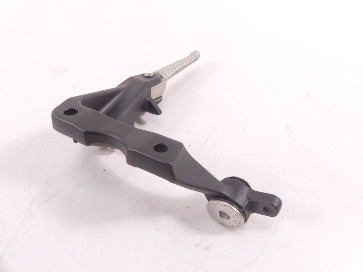 2014 Yamaha VMX17 V-Max 1700 Left Passenger Footpeg Foot Peg + Mount 2S3-27430-0 {{ shop.shopifyCountryName }} - Mototech271